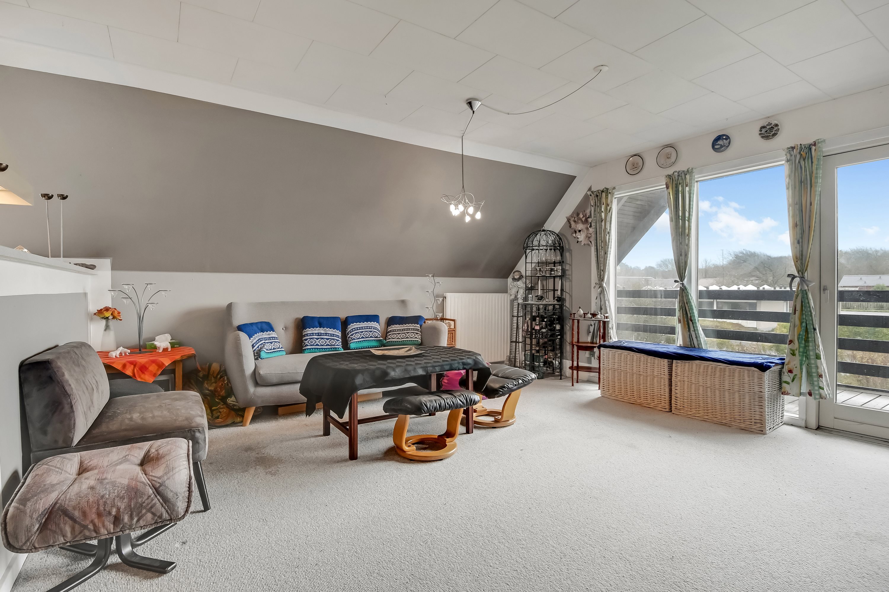 Fremhævet stue billede i fuldskærmstilstand. Billede af Rosenvænget 6, Hvidbjerg, 7790 Thyholm