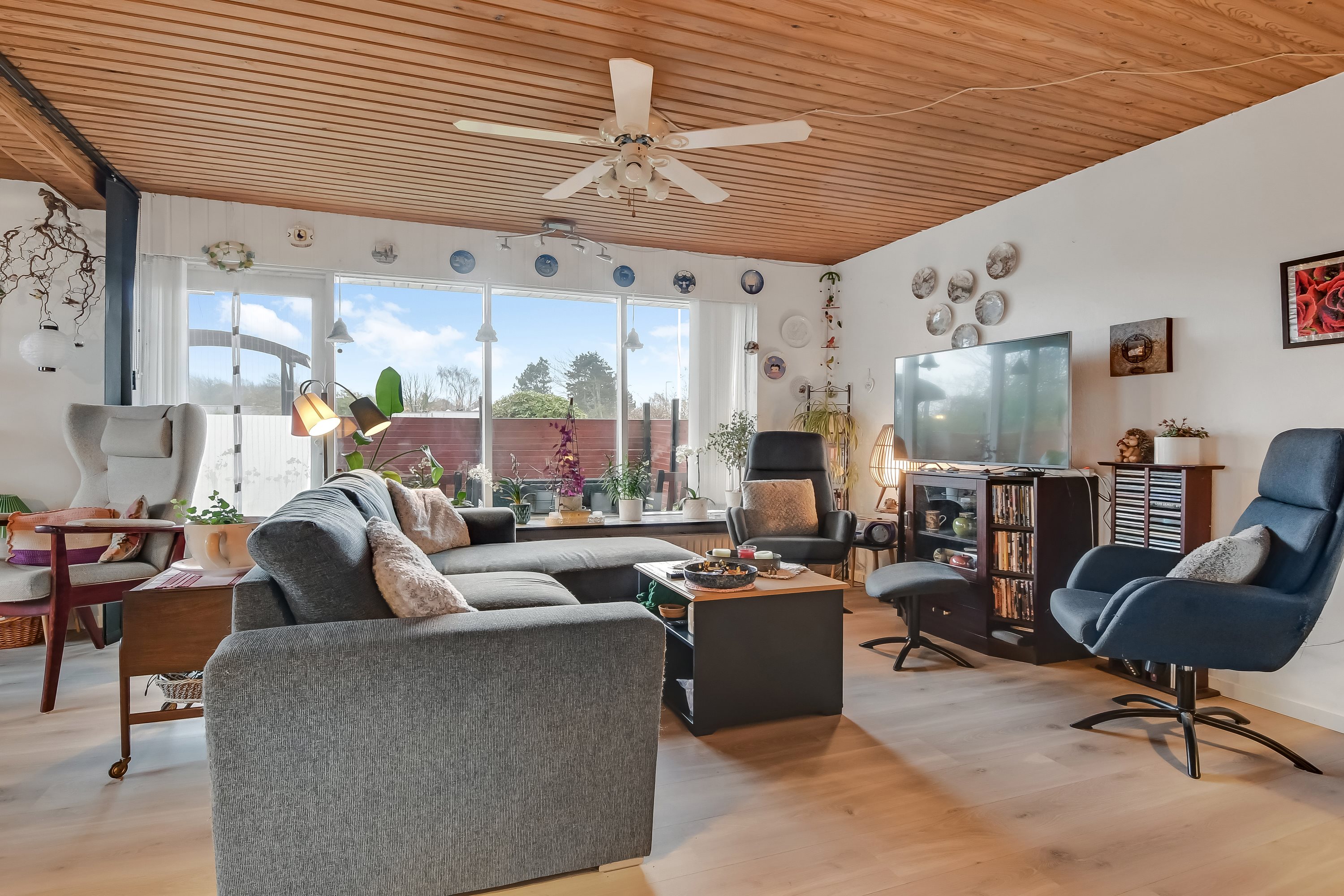 Fremhævet stue billede i fuldskærmstilstand. Billede af Rosenvænget 6, Hvidbjerg, 7790 Thyholm