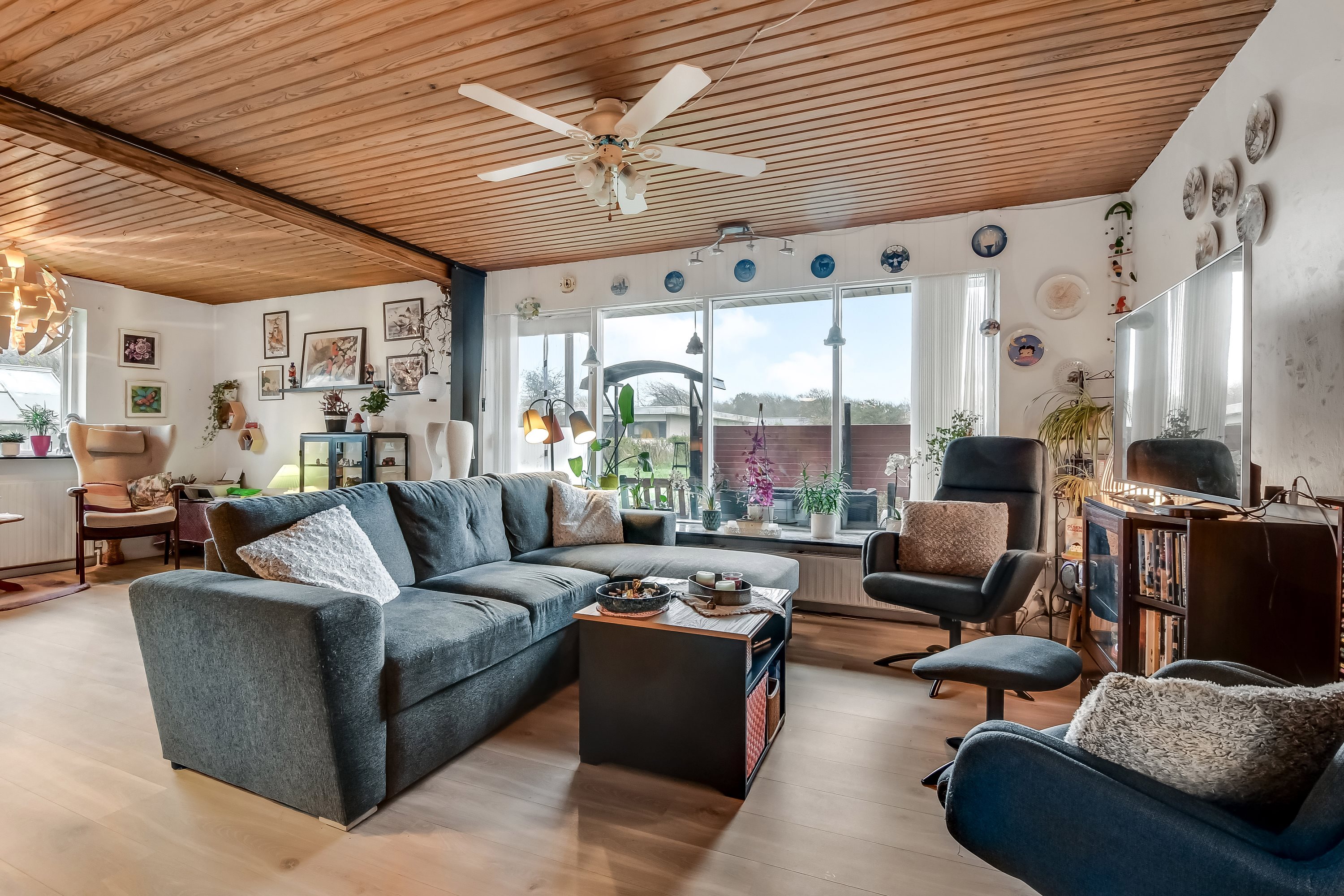 Fremhævet stue billede i fuldskærmstilstand. Billede af Rosenvænget 6, Hvidbjerg, 7790 Thyholm