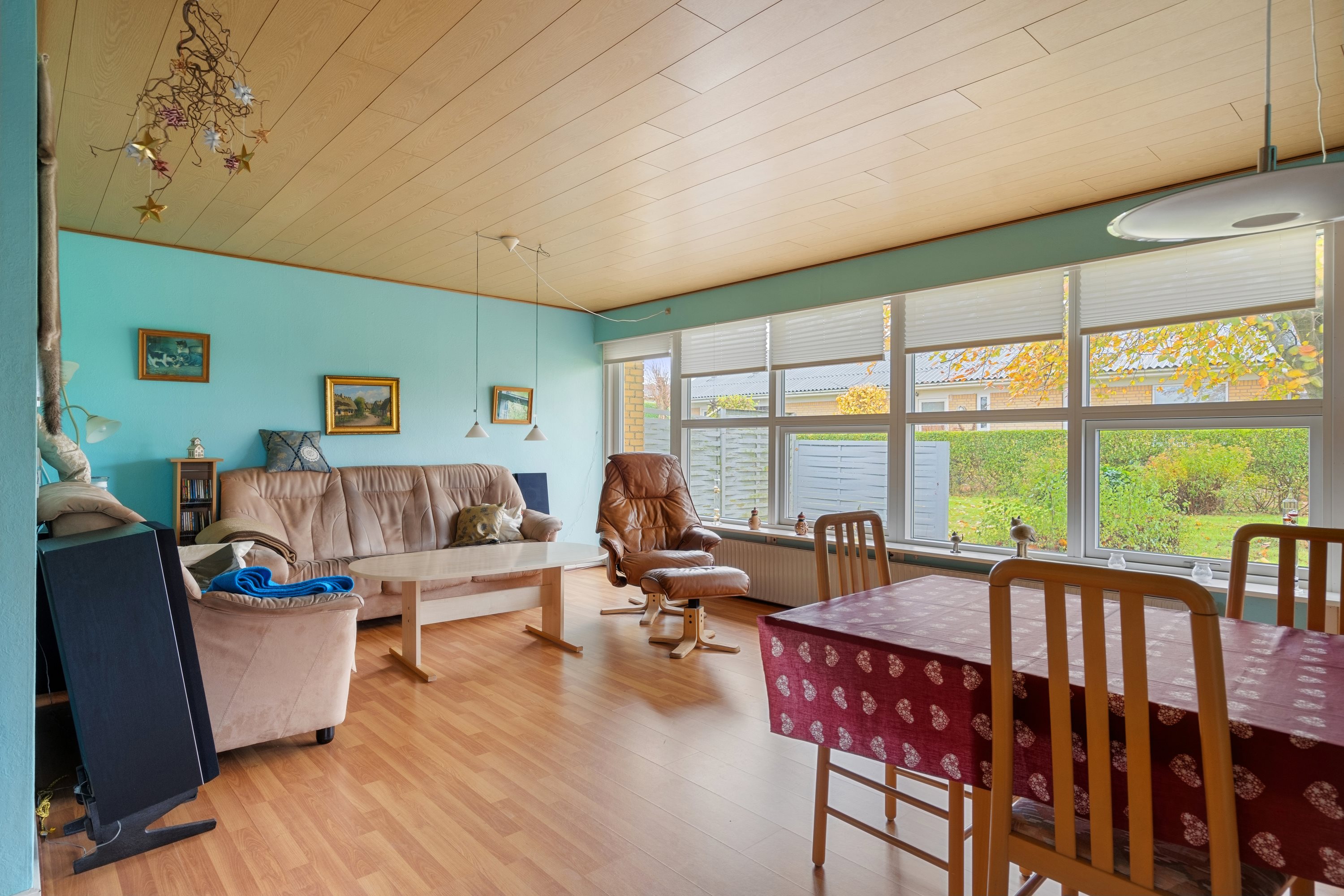 Fremhævet stue billede i fuldskærmstilstand. Billede af Birkagervej 12, 9740 Jerslev J