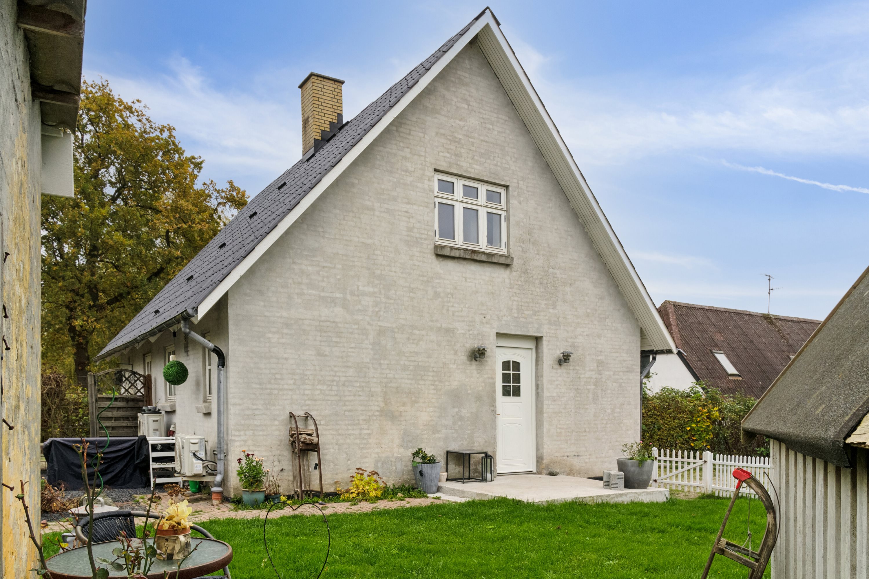 Fremhævet set fra haven billede i fuldskærmstilstand. Billede af Tømmerupvej 44, 4400 Kalundborg