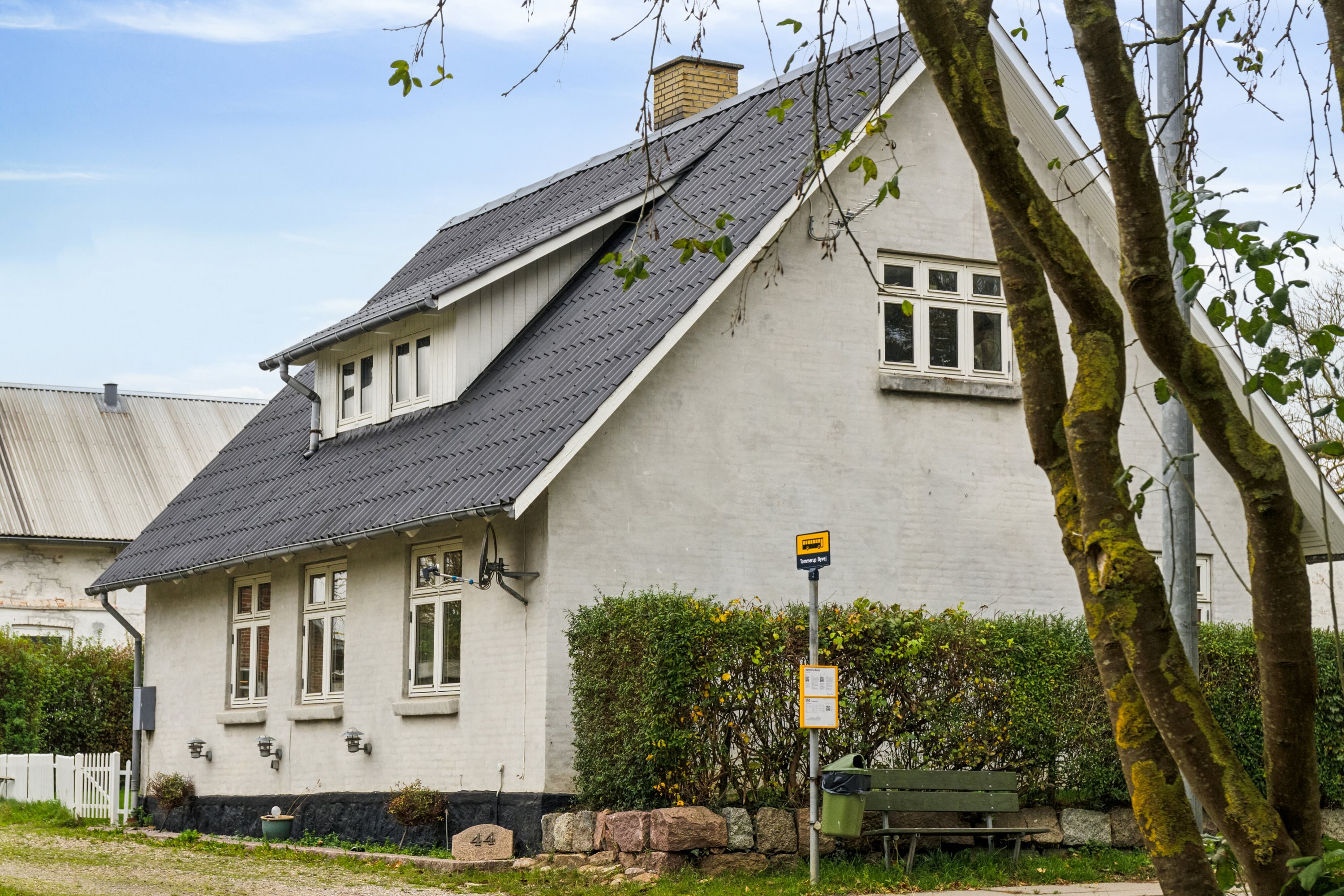 Fremhævet set fra haven billede i fuldskærmstilstand. Billede af Tømmerupvej 44, 4400 Kalundborg