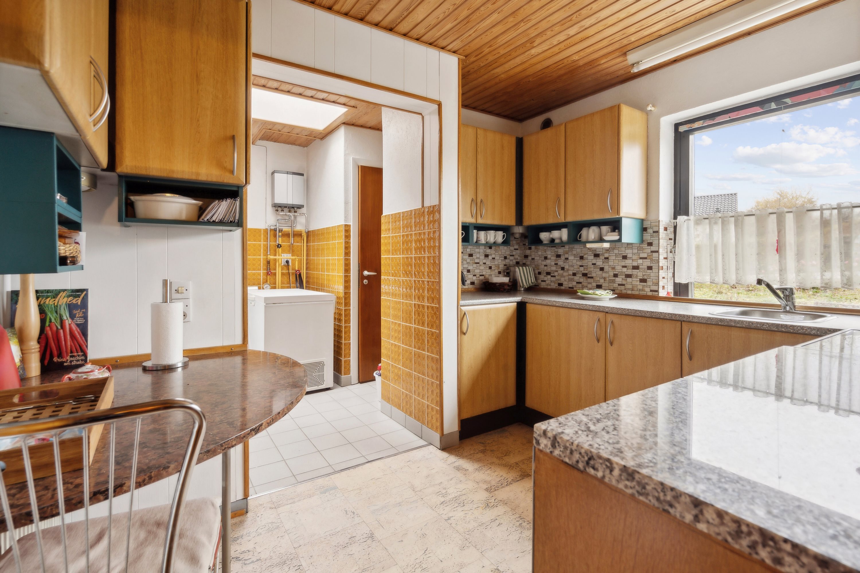 Fremhævet køkken billede i fuldskærmstilstand. Billede af Langløkke 24, 6200 Aabenraa