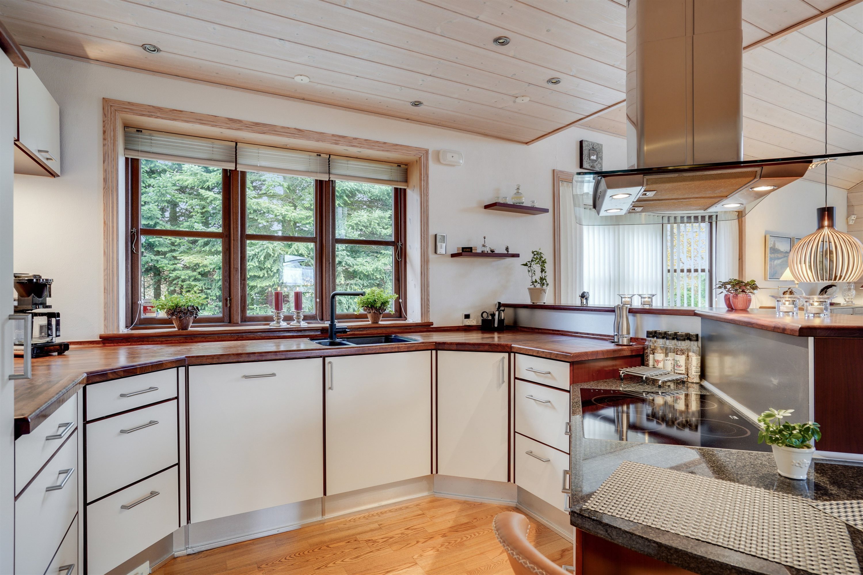 Miniaturebillede 1: køkken. Billede af Vesterbækvej 36, Sig, 6800 Varde