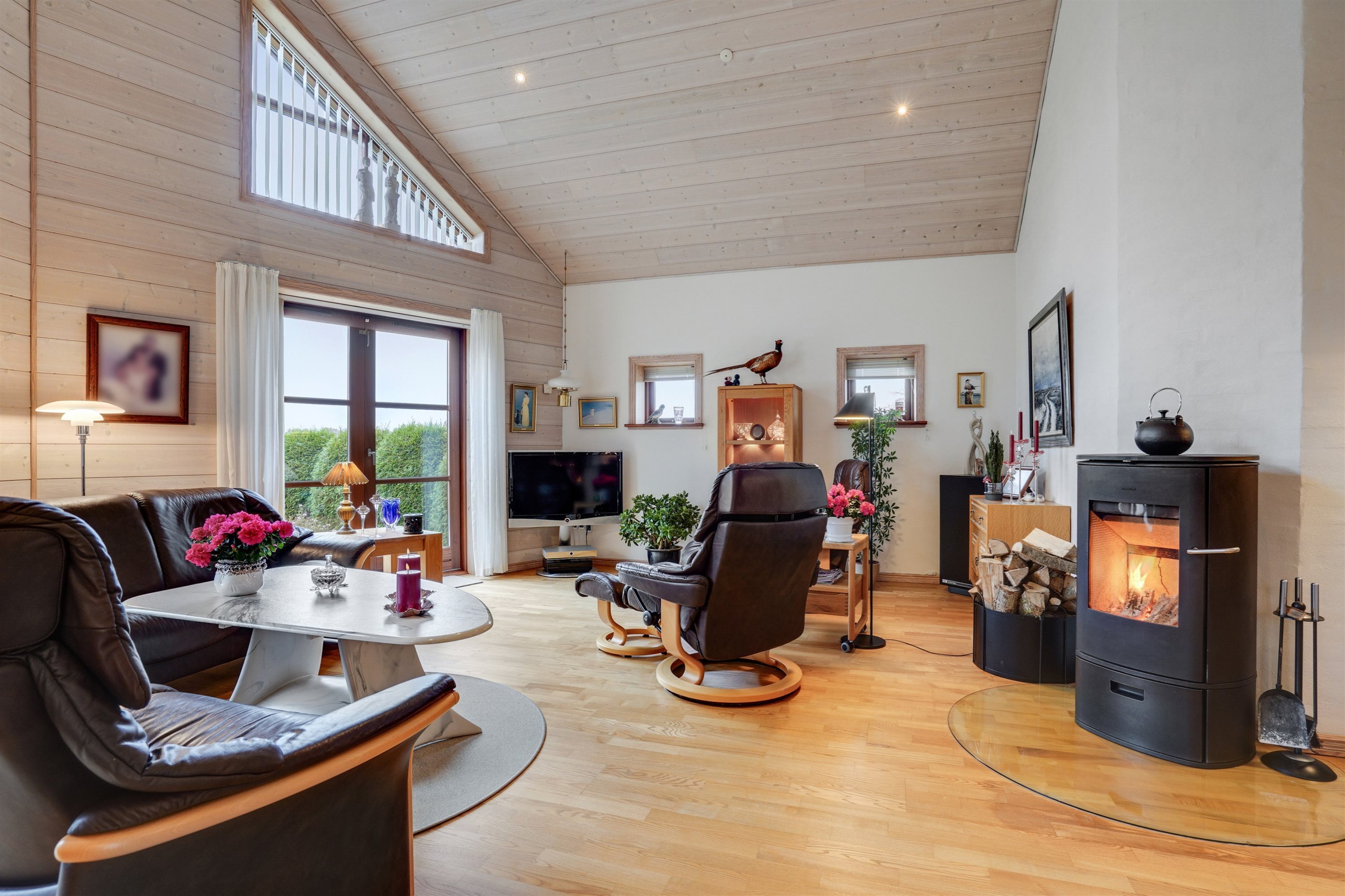 Fremhævet stue billede i fuldskærmstilstand. Billede af Vesterbækvej 36, Sig, 6800 Varde