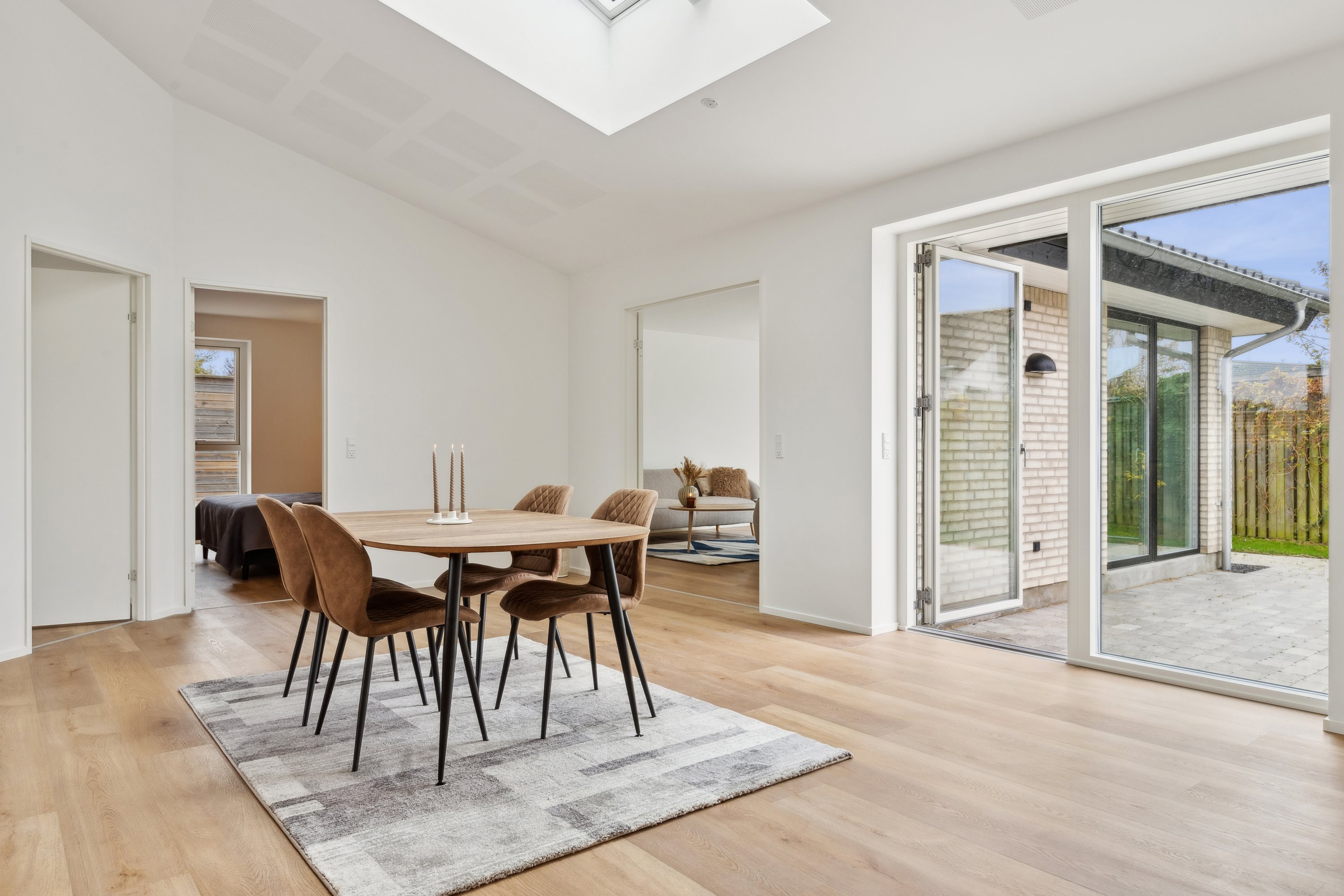 Fremhævet stue billede i fuldskærmstilstand. Billede af Præstefælledvej 45, 2770 Kastrup