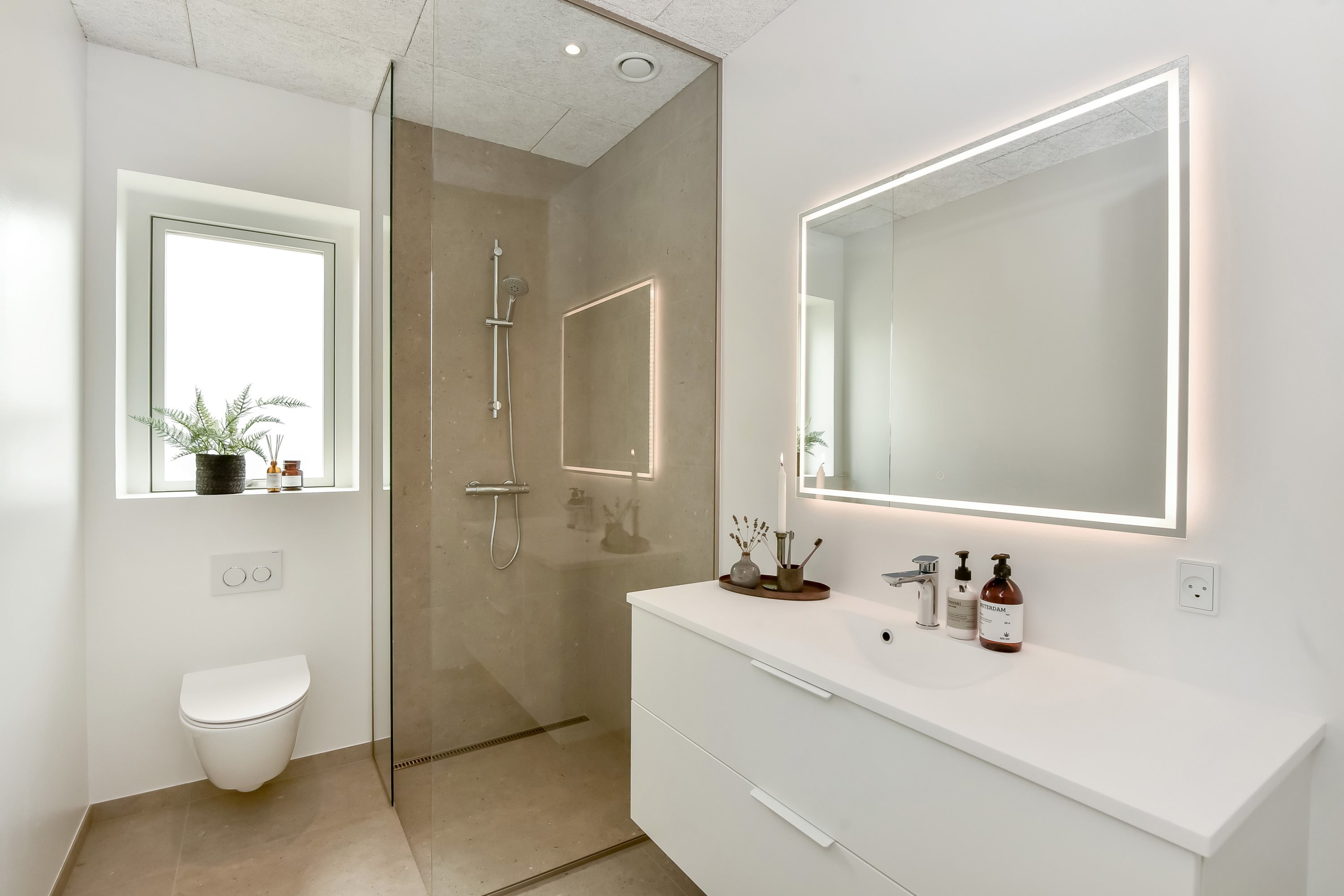 Fremhævet badeværelse billede i fuldskærmstilstand. Billede af Helstrupvænget 10, Snejbjerg, 7400 Herning