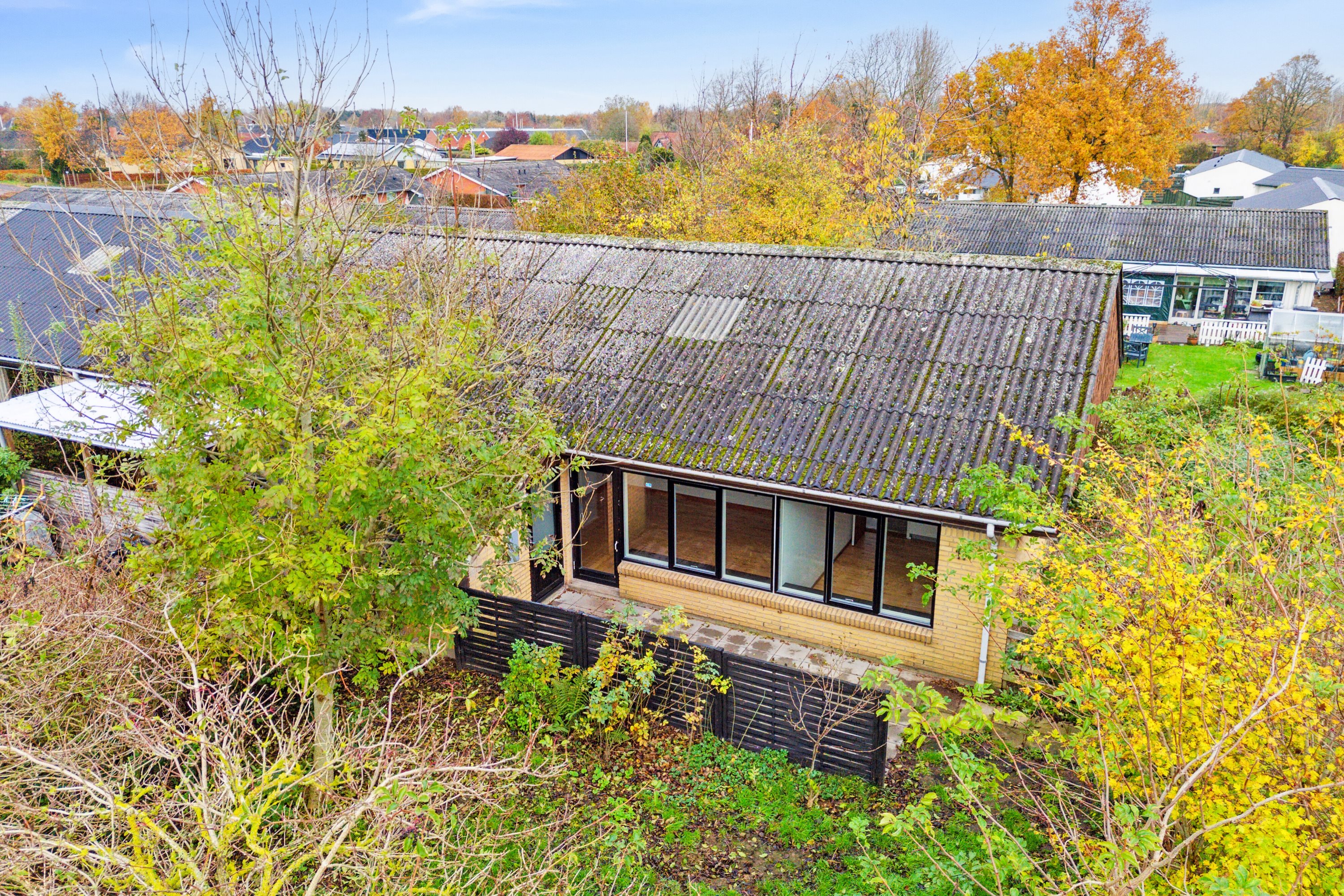 Fremhævet set fra haven billede i fuldskærmstilstand. Billede af Rosenhaven 17, 4470 Svebølle