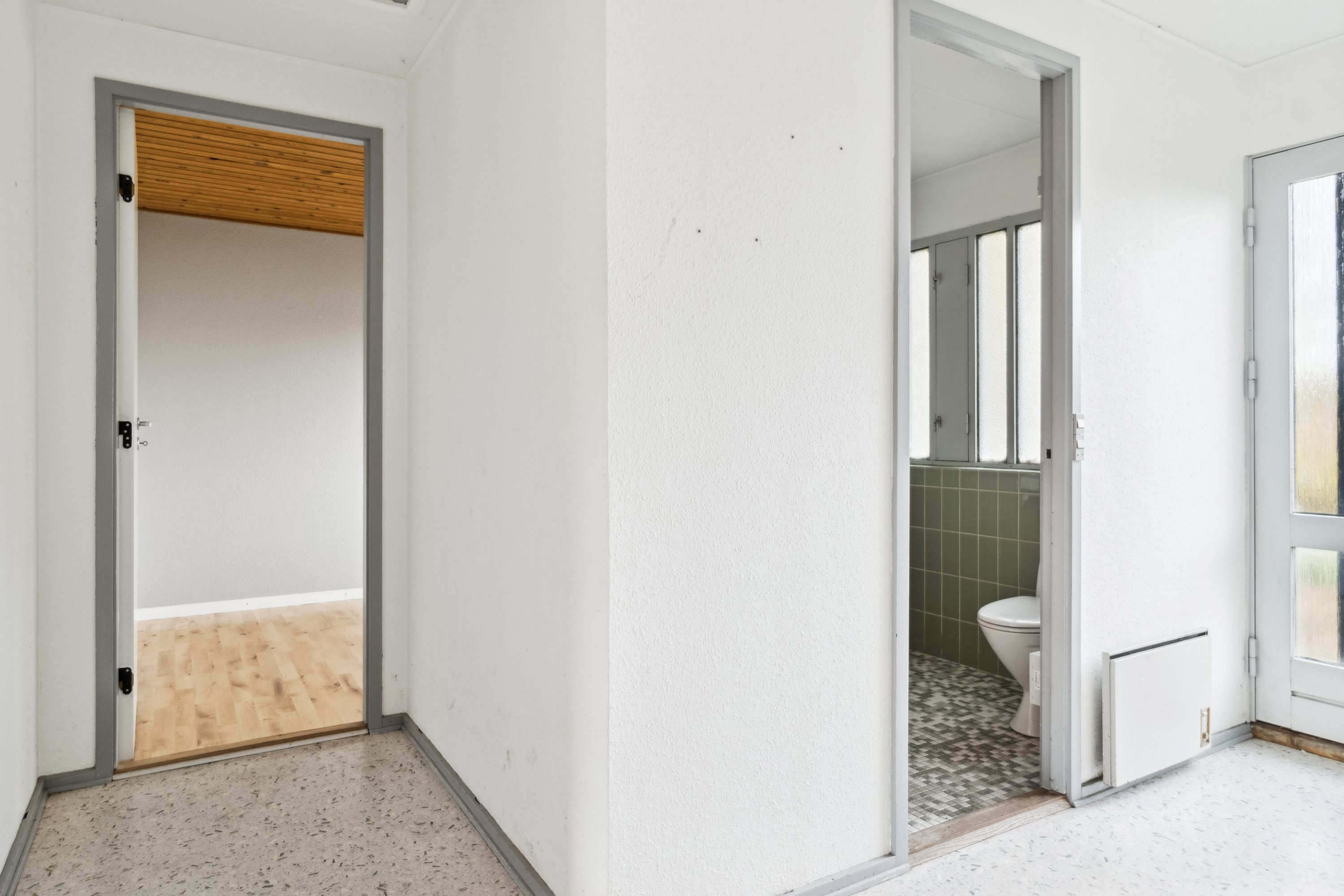 Fremhævet gang billede i fuldskærmstilstand. Billede af Rosenhaven 17, 4470 Svebølle