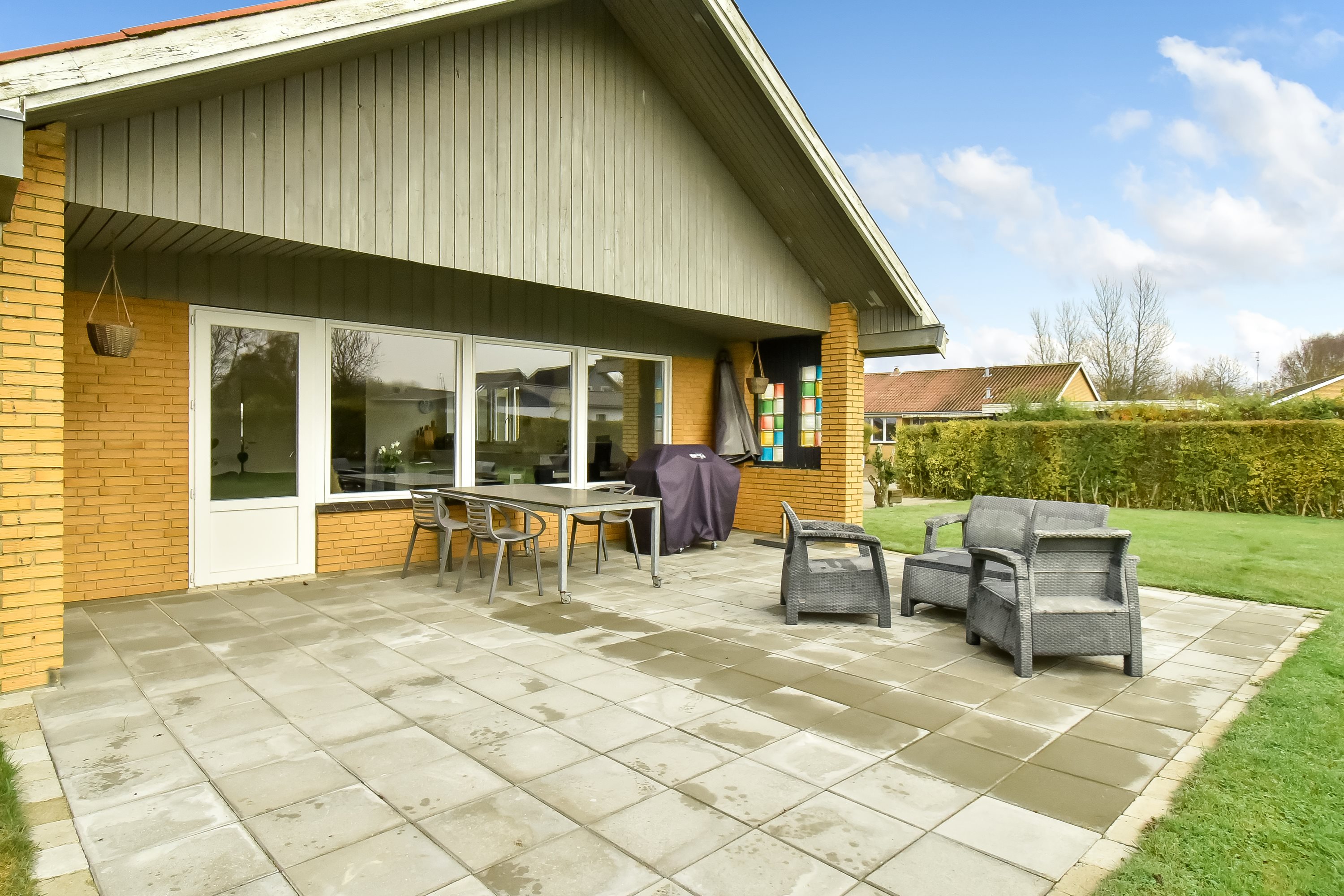 Fremhævet terrasse billede i fuldskærmstilstand. Billede af Vesterled 1, Lind, 7400 Herning