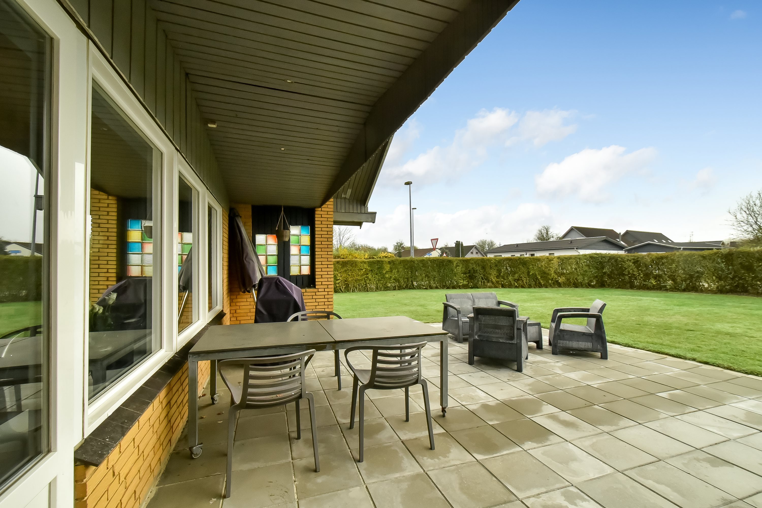 Fremhævet terrasse billede i fuldskærmstilstand. Billede af Vesterled 1, Lind, 7400 Herning