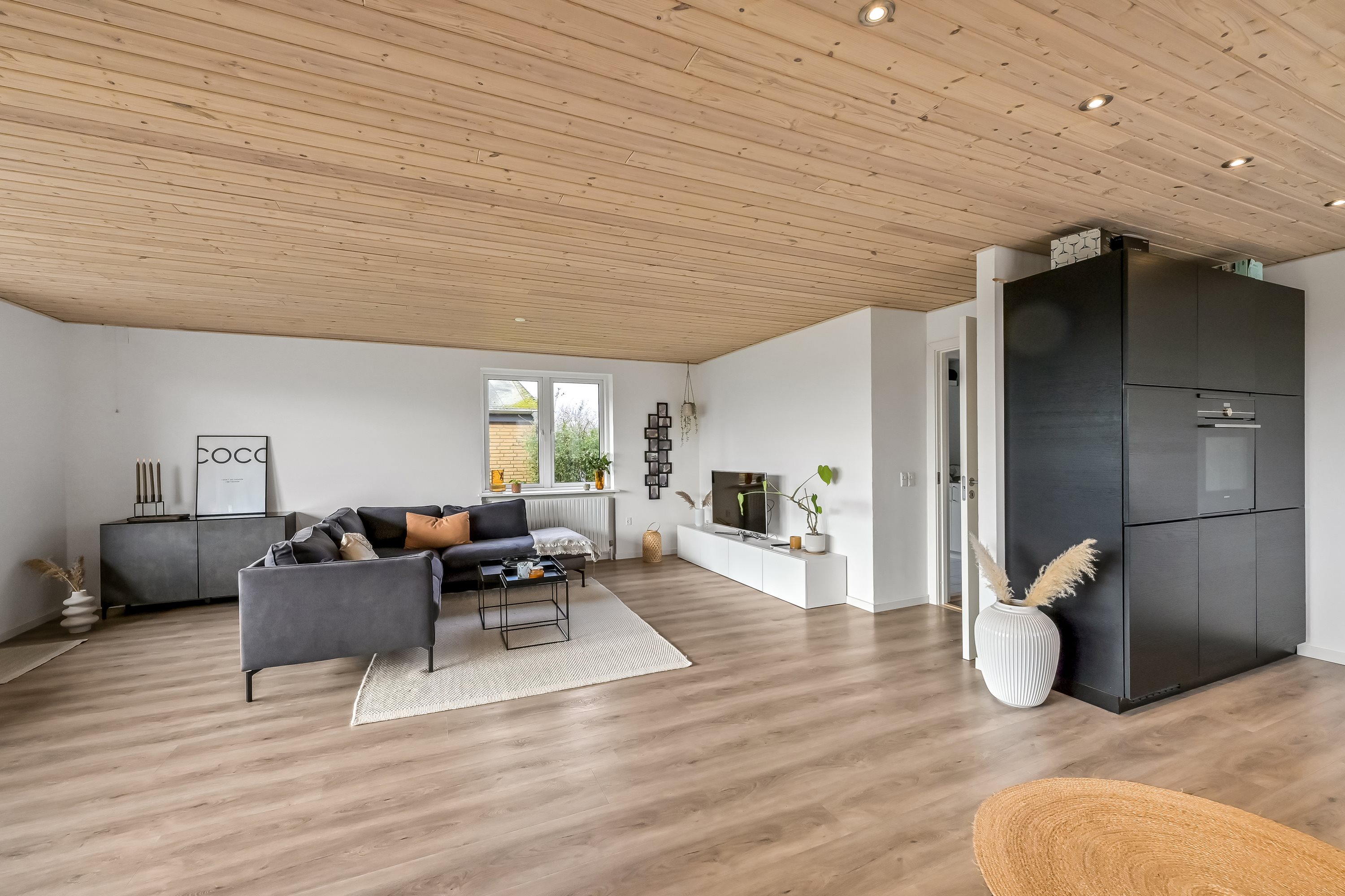 Fremhævet stue billede i fuldskærmstilstand. Billede af Vesterled 1, Lind, 7400 Herning