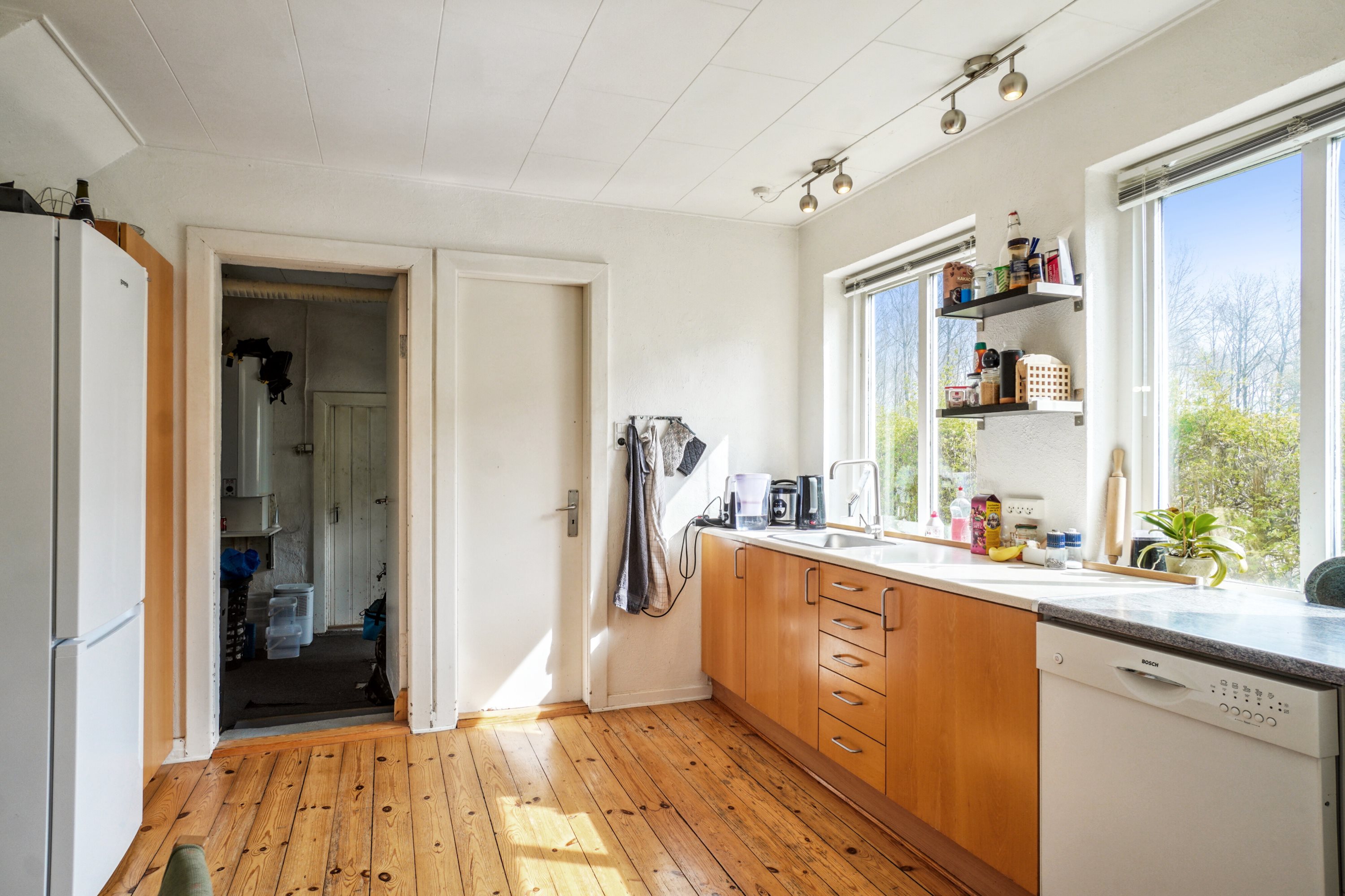 Fremhævet køkken billede i fuldskærmstilstand. Billede af Århusvej 104, Sander, 8300 Odder