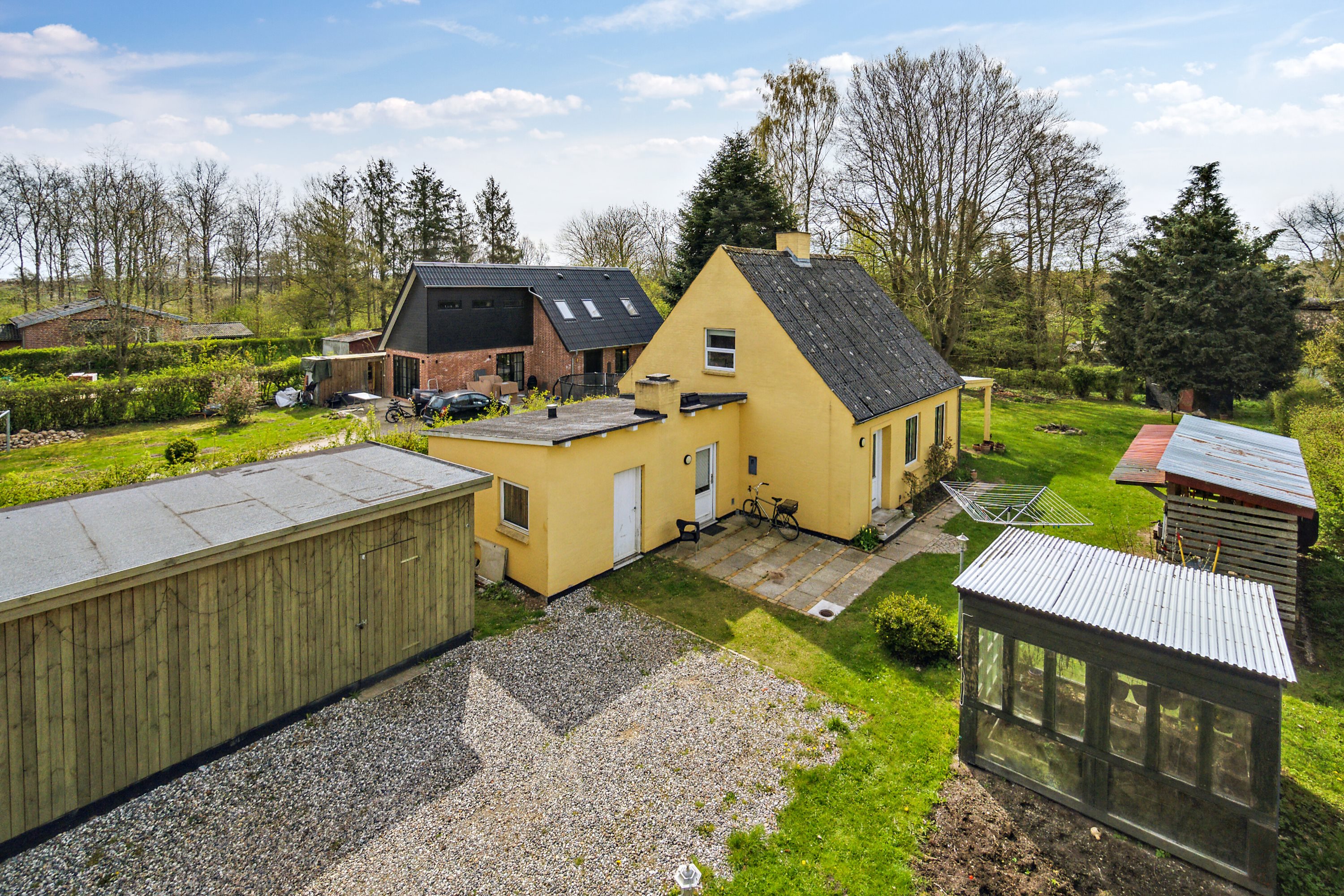 Fremhævet set fra vejen billede i fuldskærmstilstand. Billede af Århusvej 104, Sander, 8300 Odder