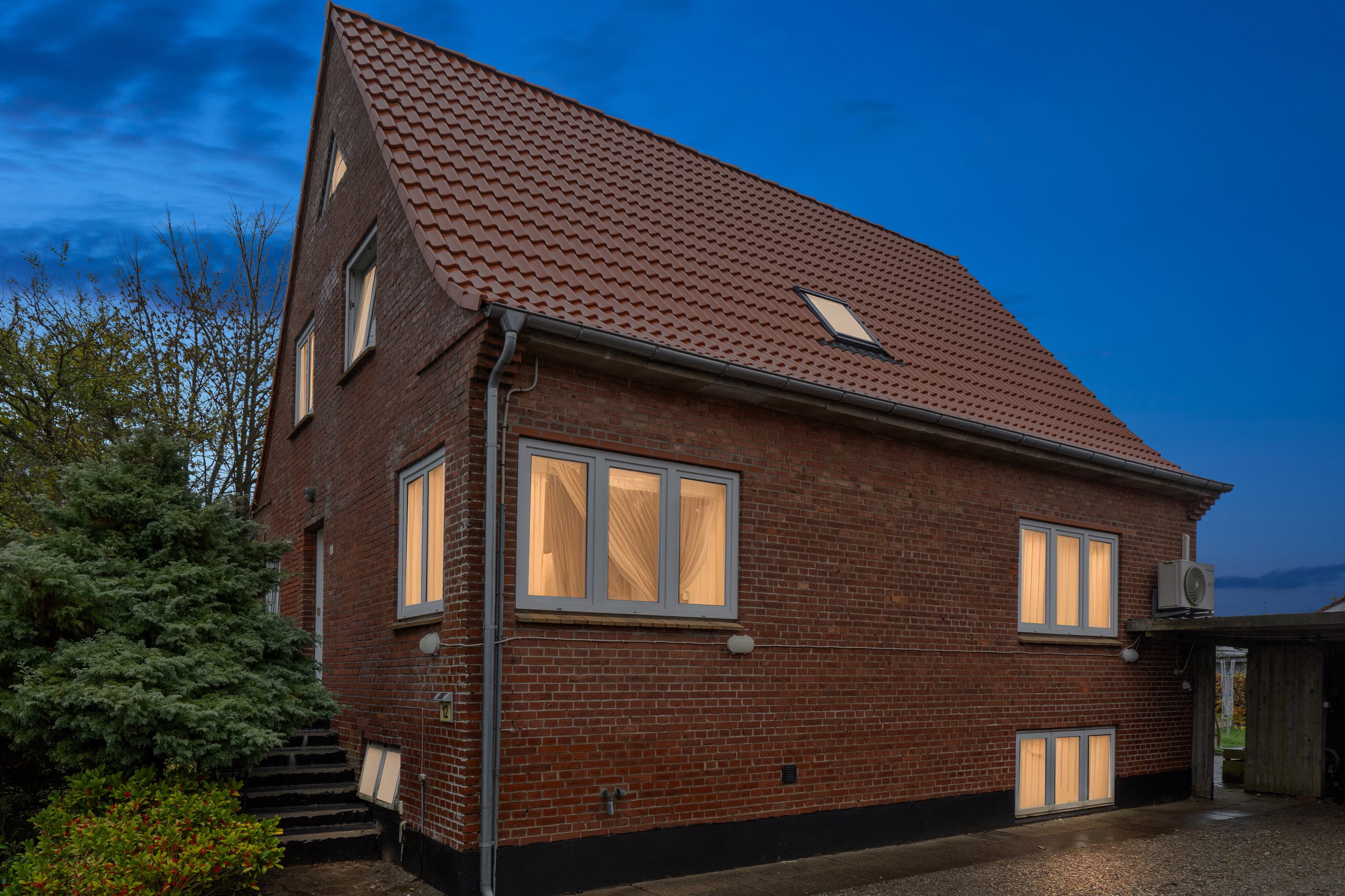 Fremhævet ejendommen  billede i fuldskærmstilstand. Billede af Stadionvej 12, 6510 Gram