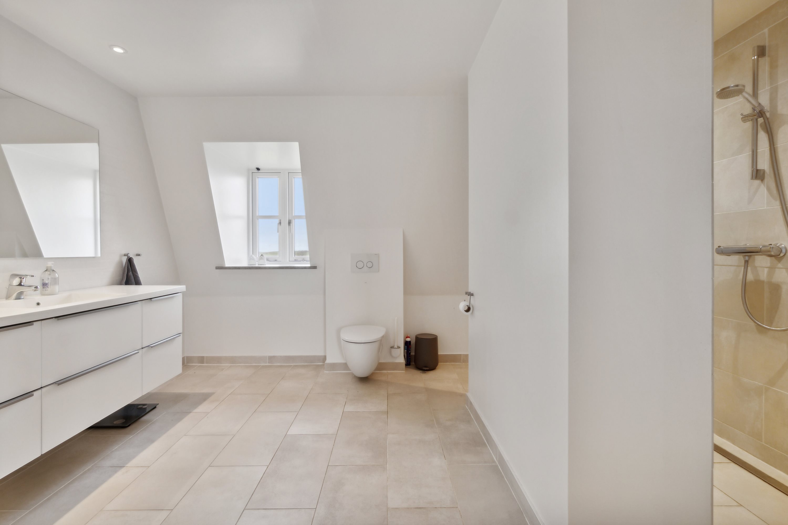 Fremhævet badeværelse billede i fuldskærmstilstand. Billede af Kjelstrupvej 12, Kjelstrup, 7700 Thisted