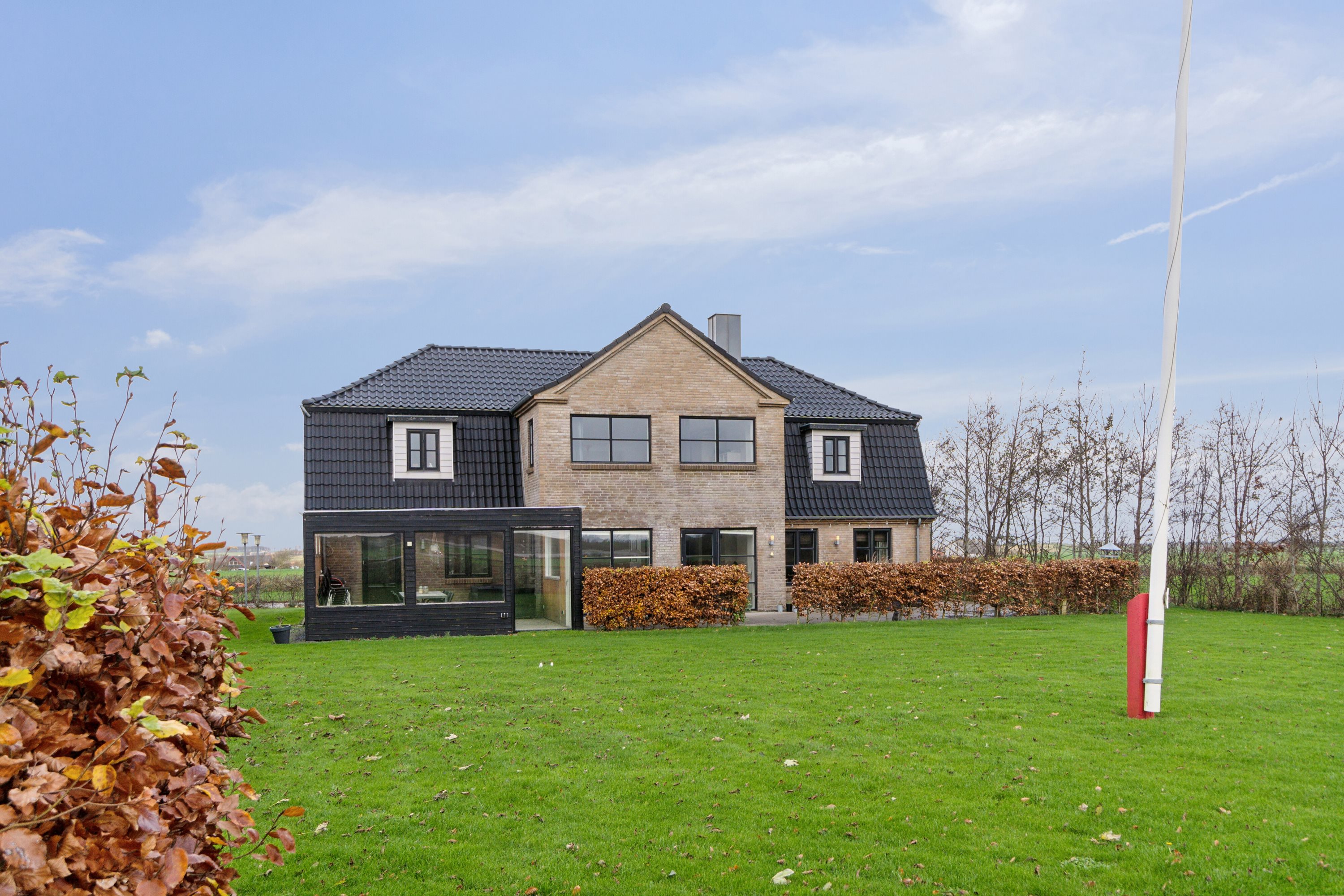 Fremhævet set fra haven billede i fuldskærmstilstand. Billede af Kjelstrupvej 12, Kjelstrup, 7700 Thisted