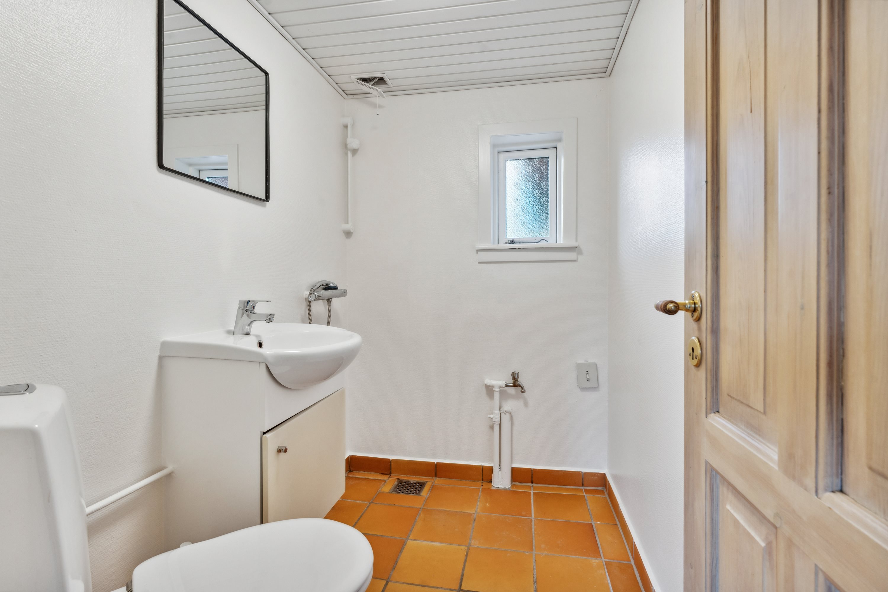 Fremhævet badeværelse billede i fuldskærmstilstand. Billede af Salbakken 21, Hald, 8983 Gjerlev J