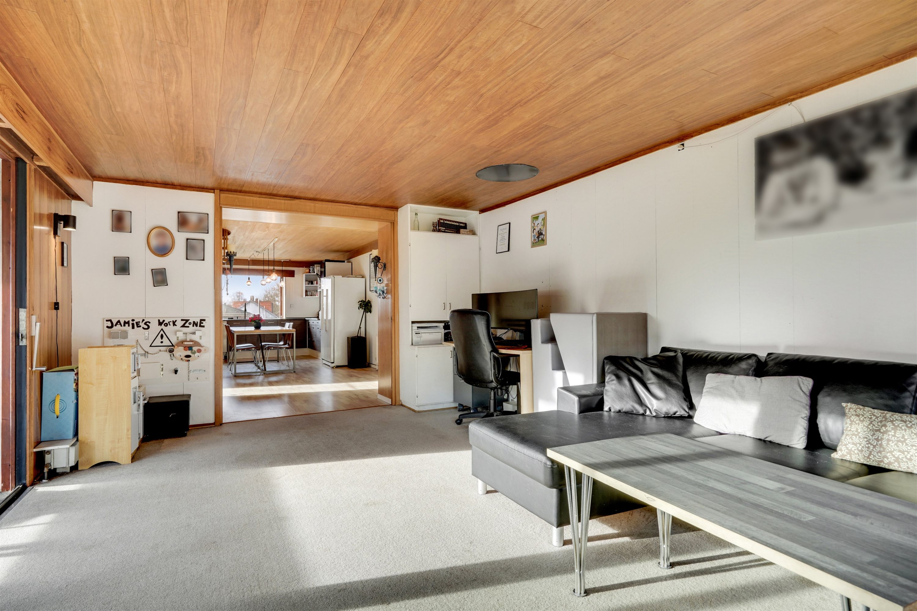 Fremhævet stue billede i fuldskærmstilstand. Billede af Gl Roustvej 1, 6800 Varde