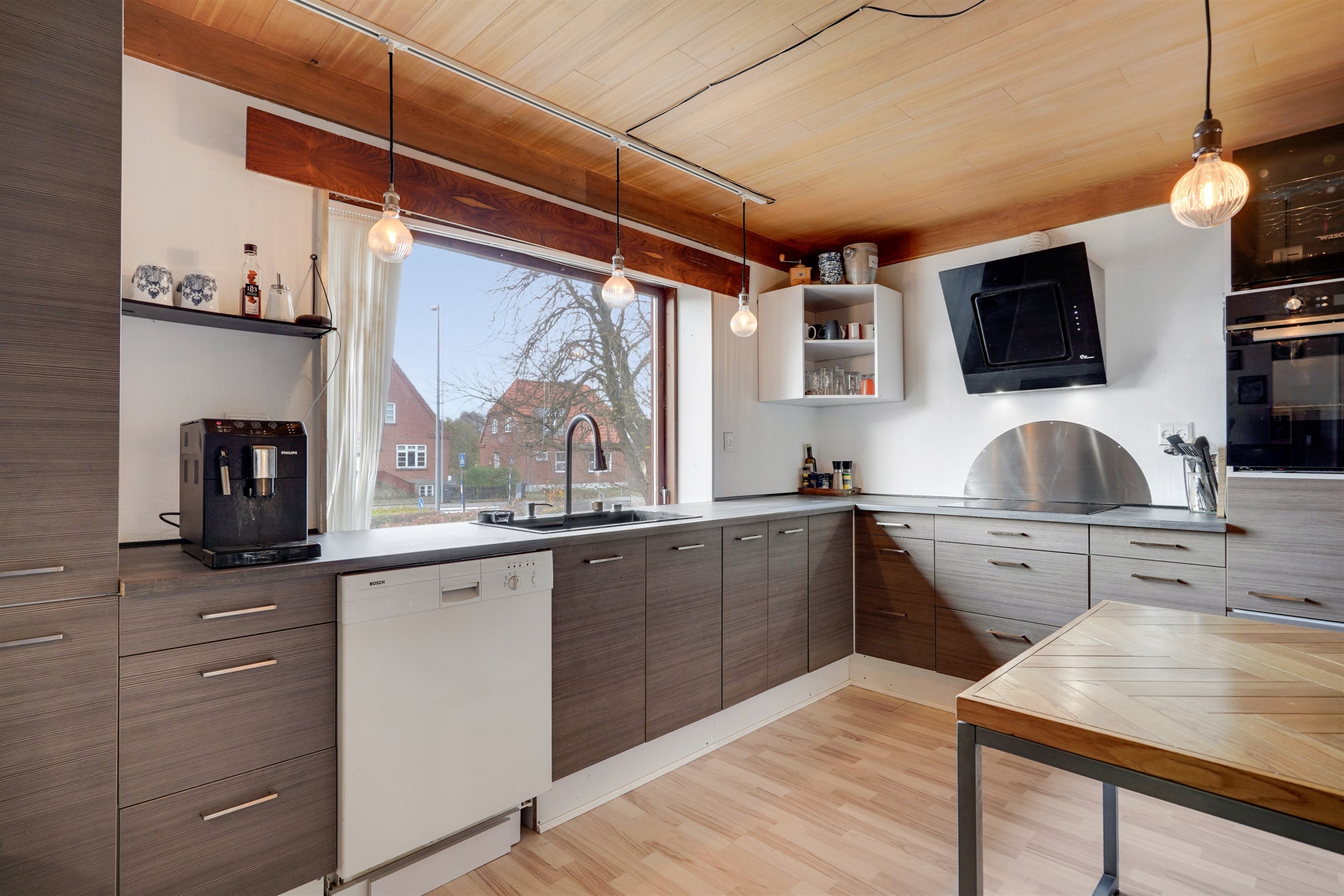 Miniaturebillede 1: køkken. Billede af Gl Roustvej 1, 6800 Varde