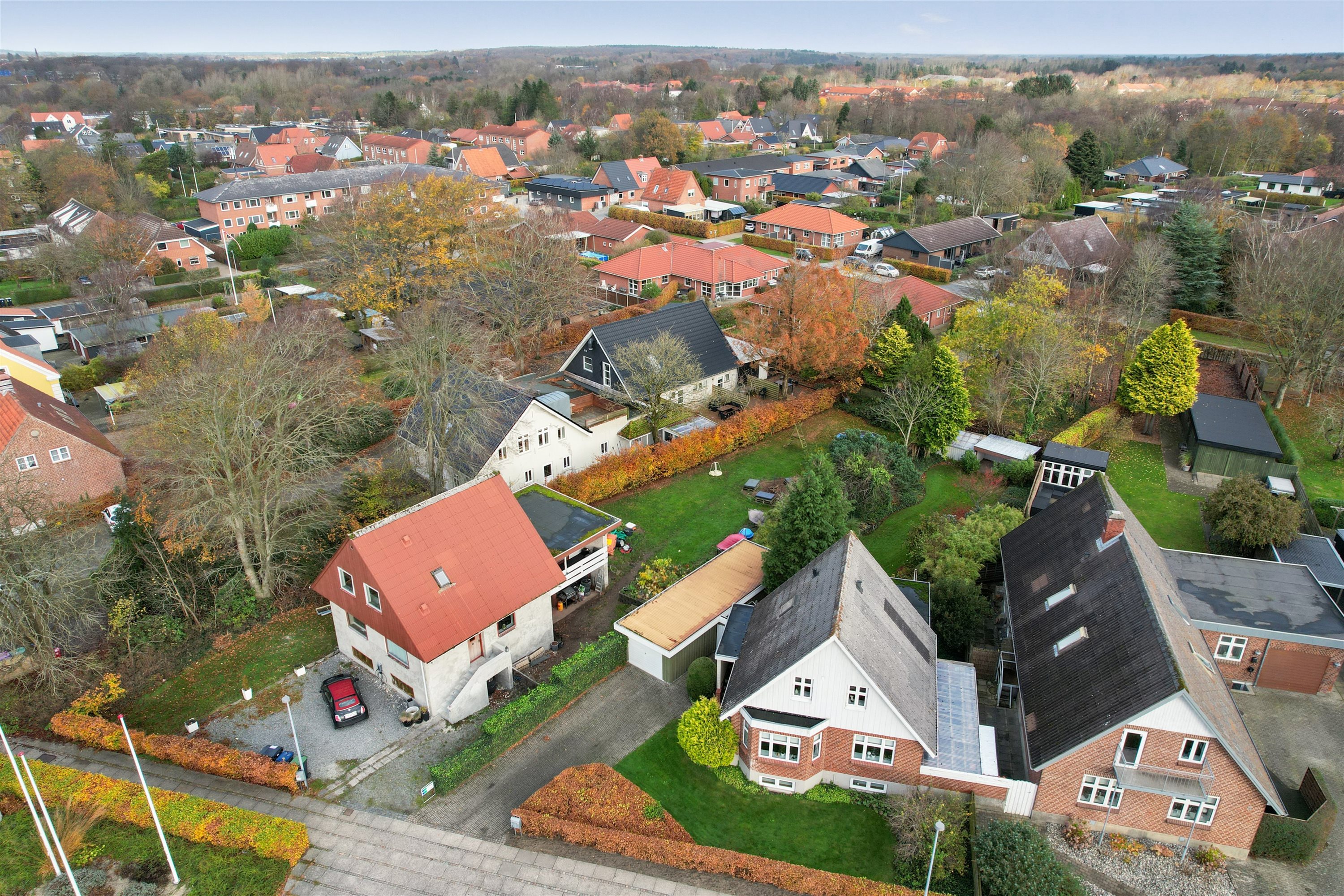 Fremhævet luftfoto billede i fuldskærmstilstand. Billede af Gl Roustvej 1, 6800 Varde