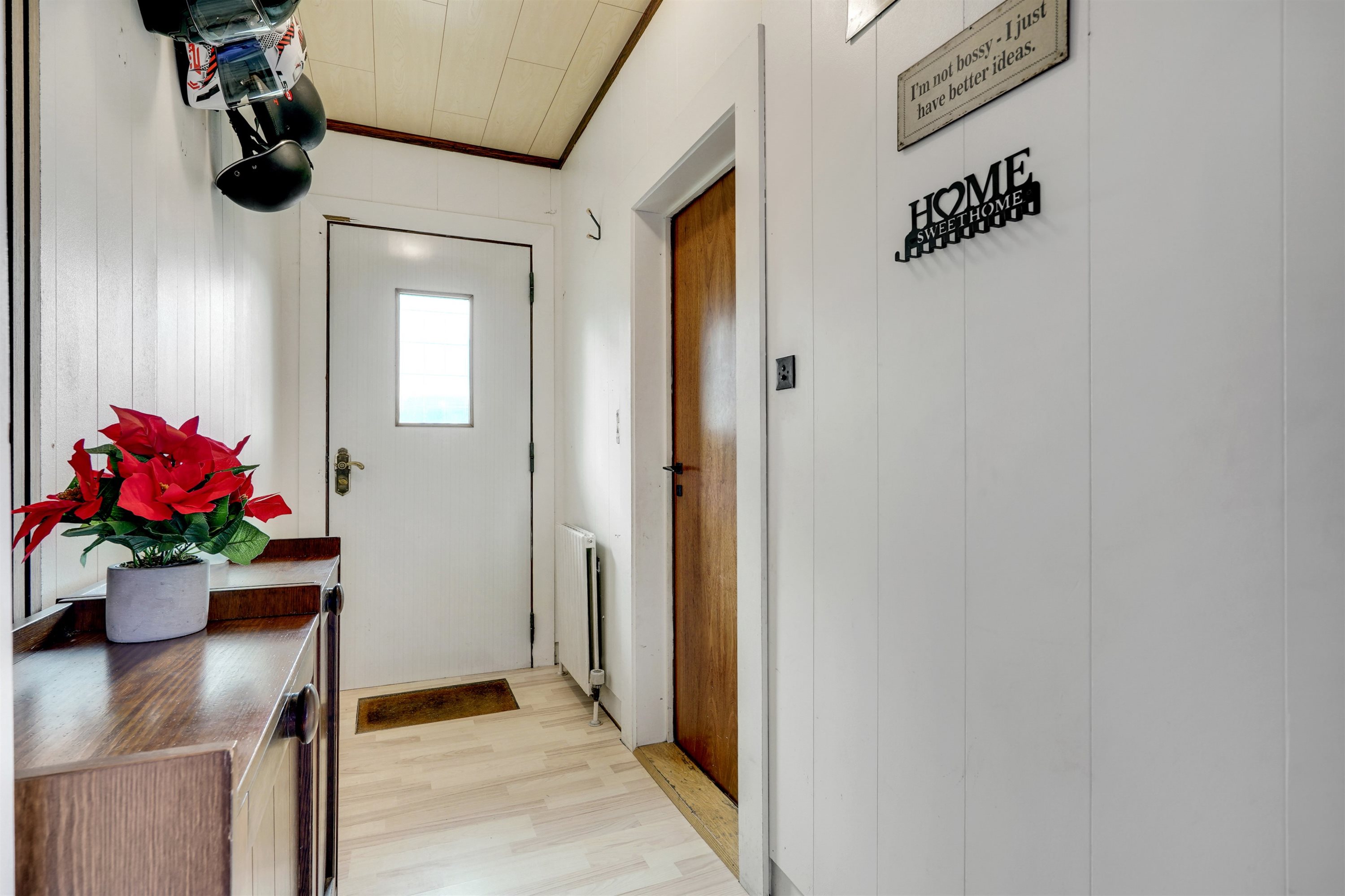 Fremhævet entré billede i fuldskærmstilstand. Billede af Gl Roustvej 1, 6800 Varde