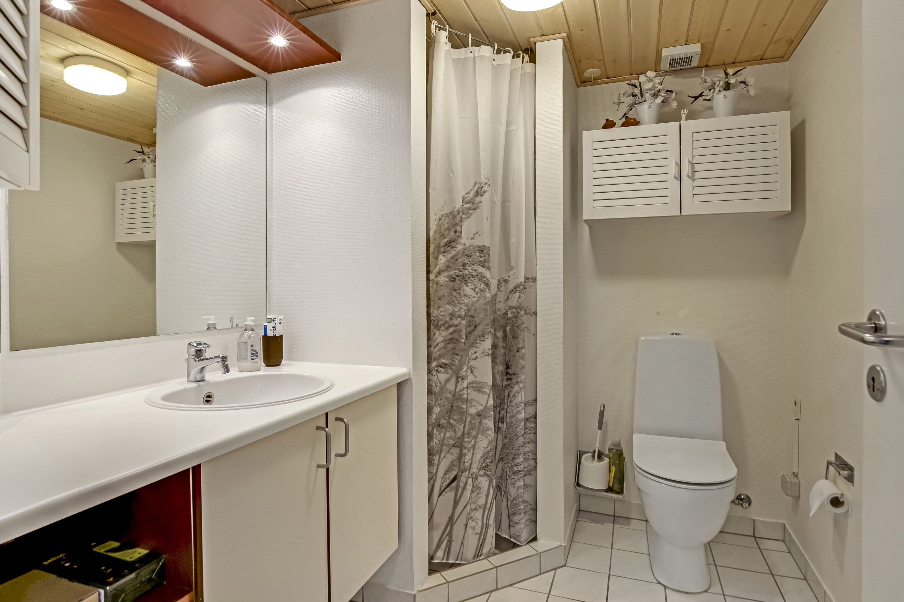 Fremhævet badeværelse billede i fuldskærmstilstand. Billede af Segaltvej 125, Løgten, 8541 Skødstrup