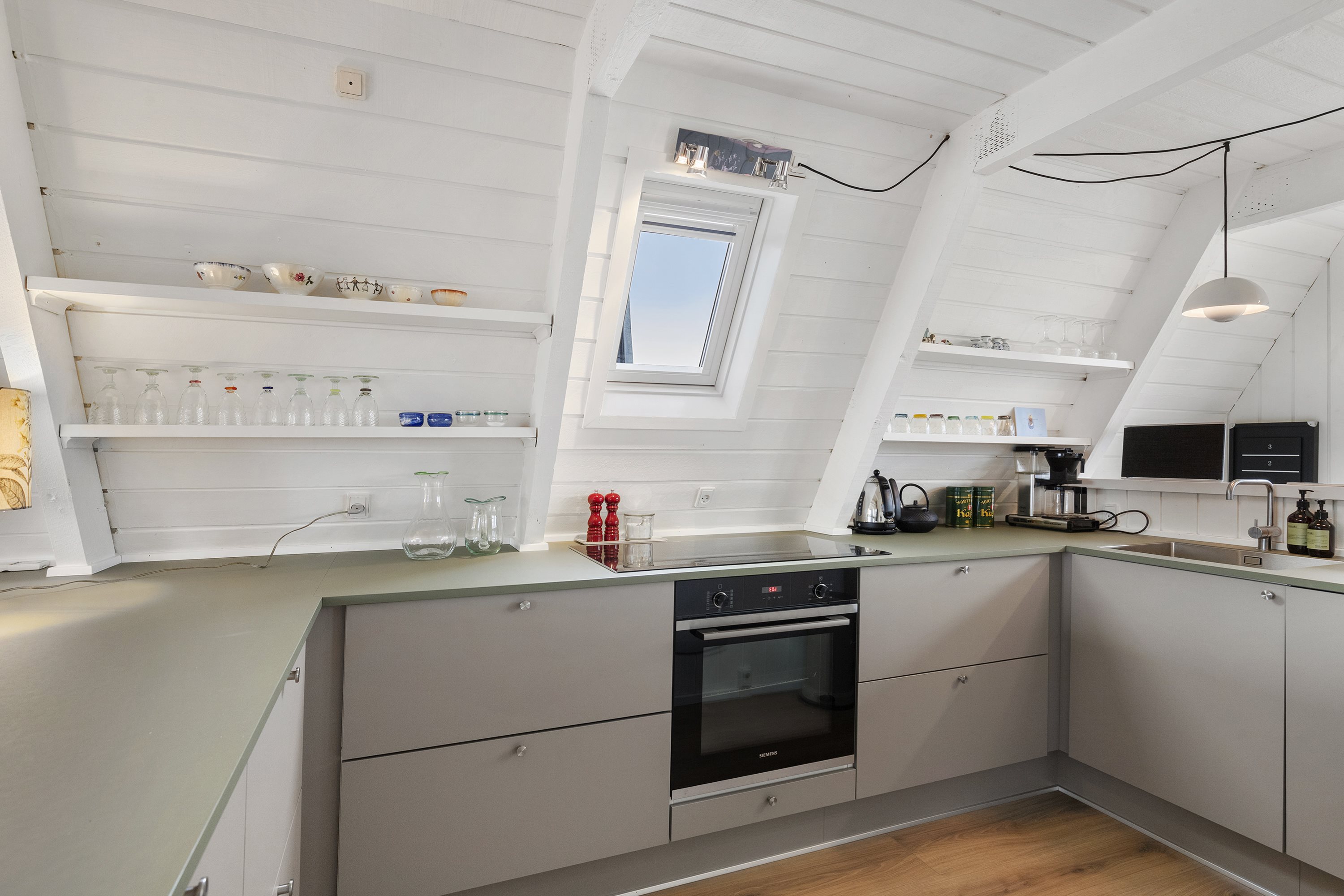 Fremhævet køkken billede i fuldskærmstilstand. Billede af Golfsvinget 140, Gatten, 9640 Farsø