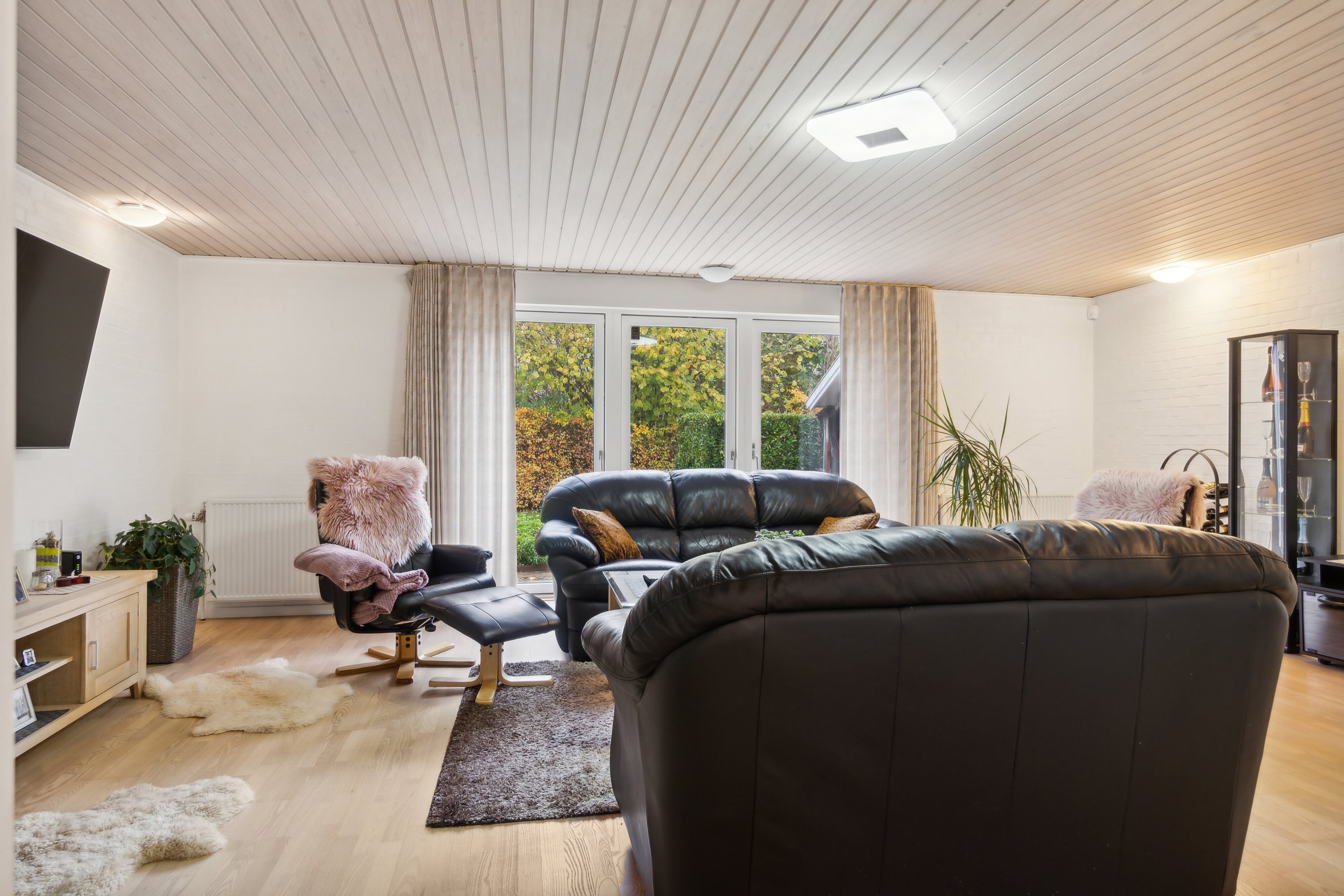 Fremhævet stue billede i fuldskærmstilstand. Billede af Udbyvej 53, Udby, 4300 Holbæk