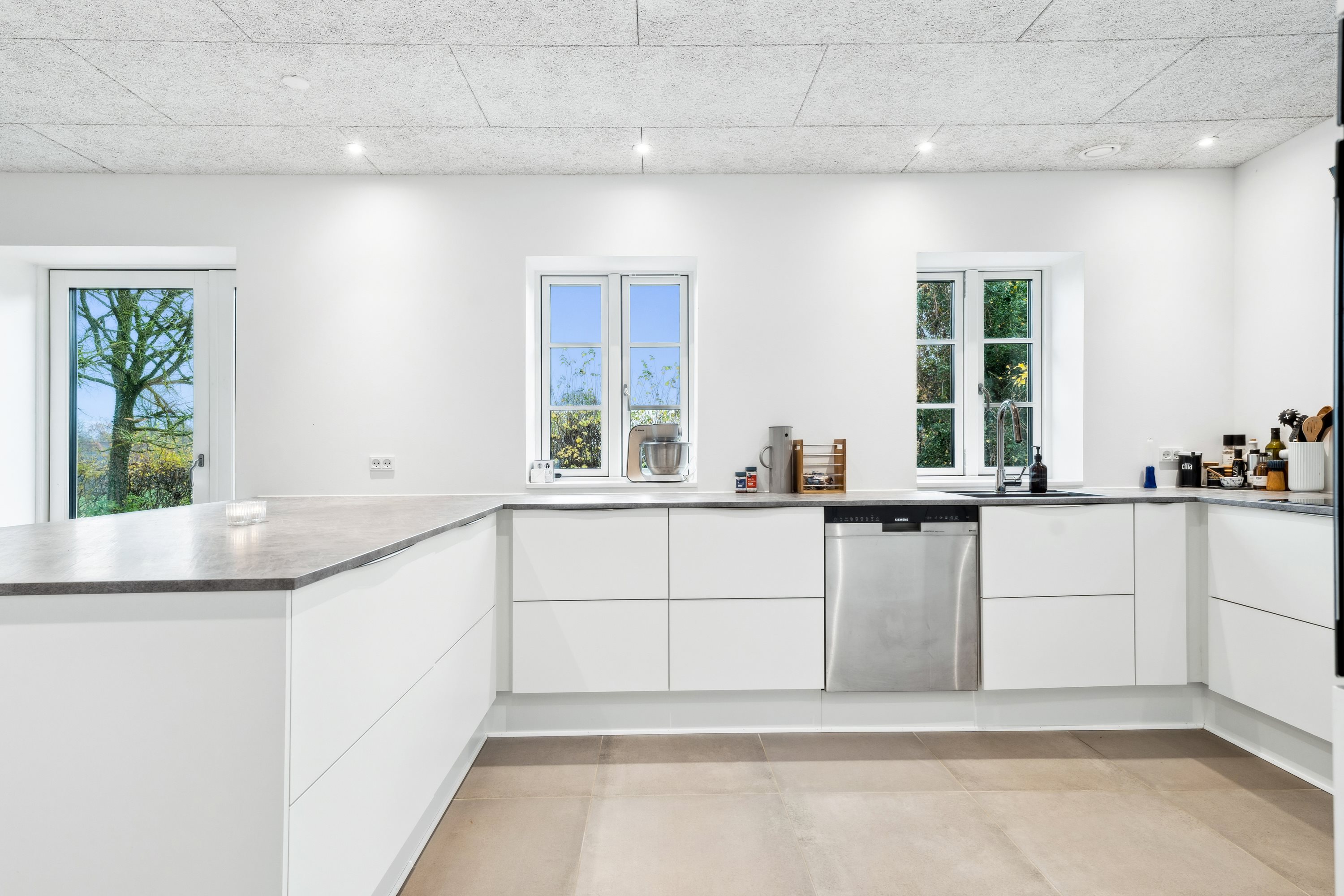 Fremhævet køkken billede i fuldskærmstilstand. Billede af Mads Møllersvej 10, Sdr Vinge, 8860 Ulstrup