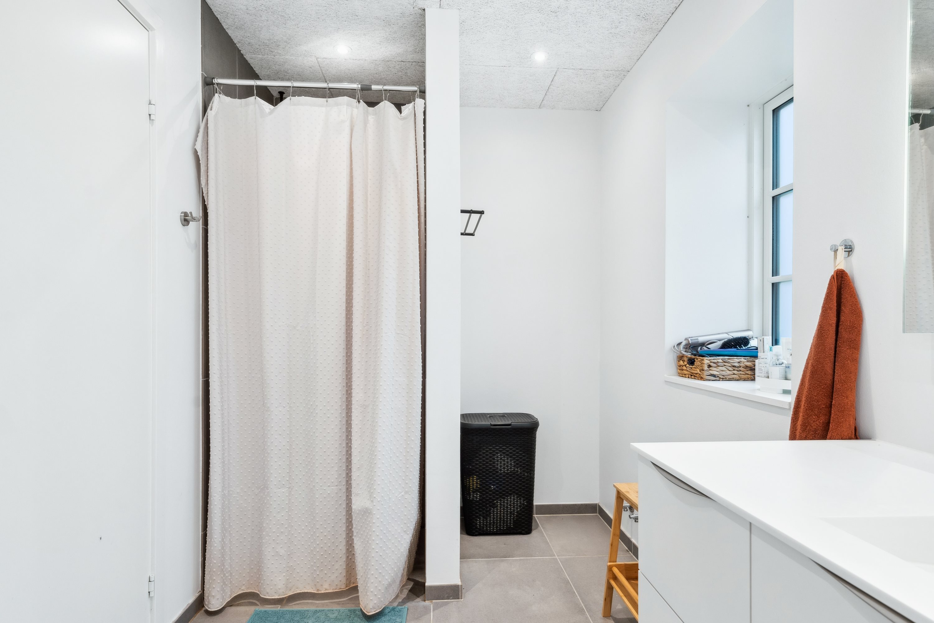 Fremhævet badeværelse billede i fuldskærmstilstand. Billede af Mads Møllersvej 10, Sdr Vinge, 8860 Ulstrup