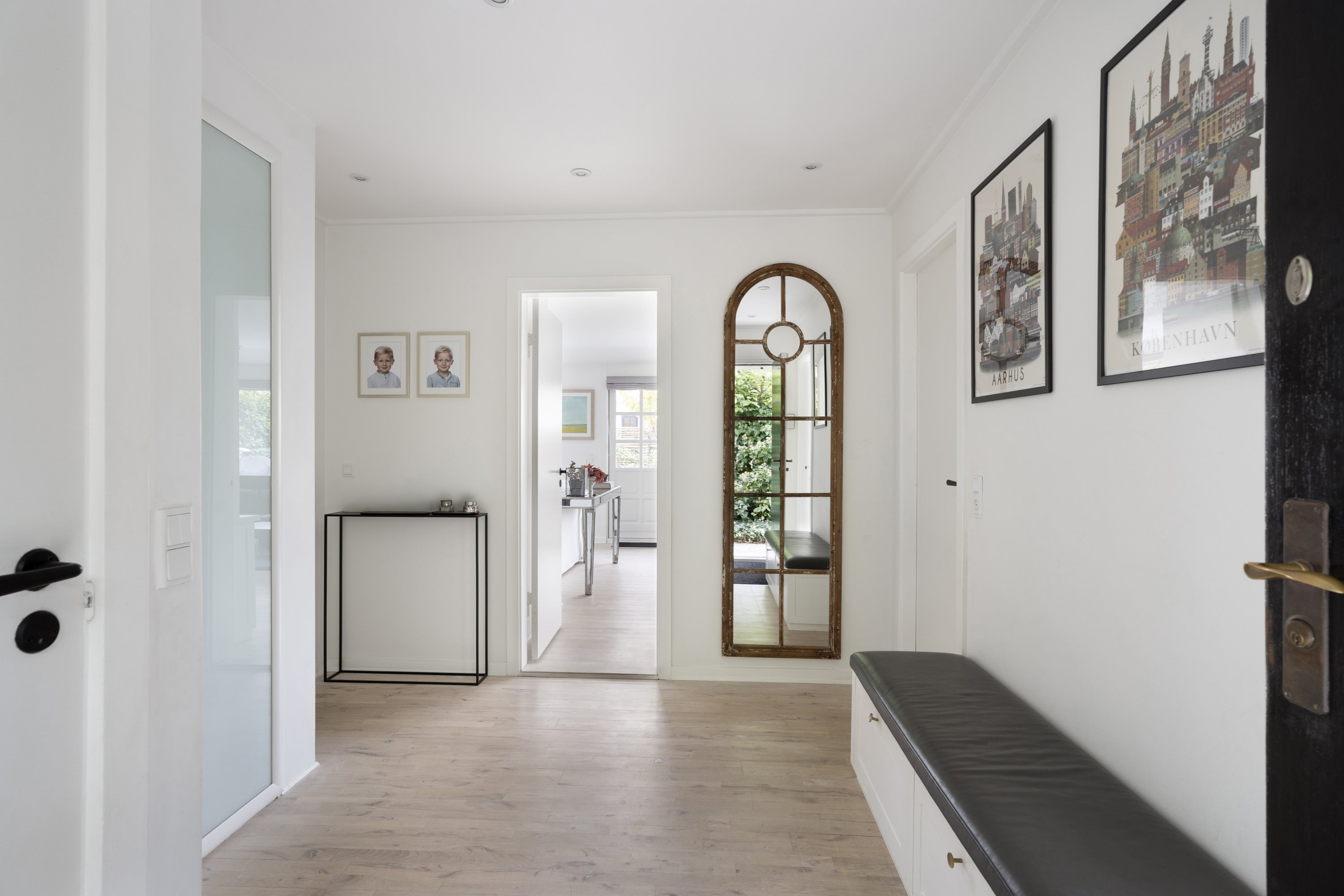 Fremhævet  billede i fuldskærmstilstand. Billede af Vintervej 4, 2920 Charlottenlund