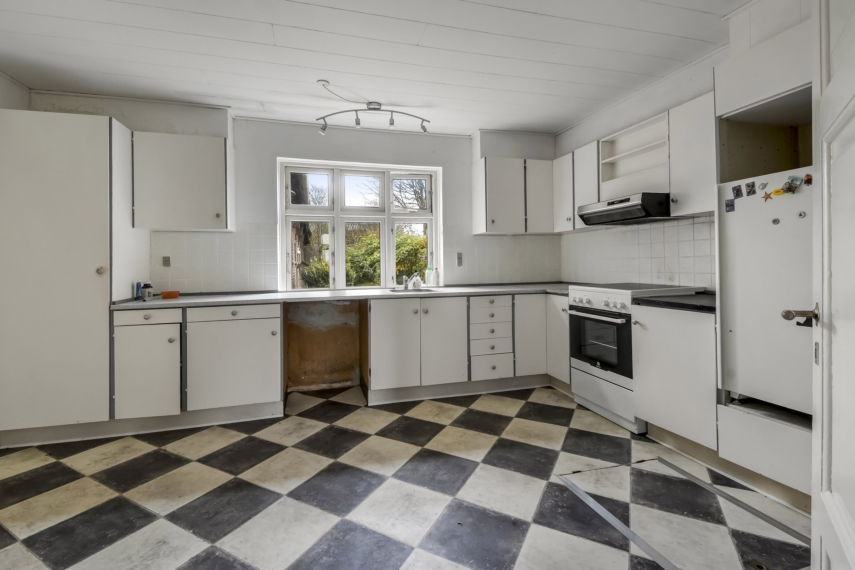 Fremhævet køkken billede i fuldskærmstilstand. Billede af K.L. Aastrups Vej 6, Husby, 6990 Ulfborg