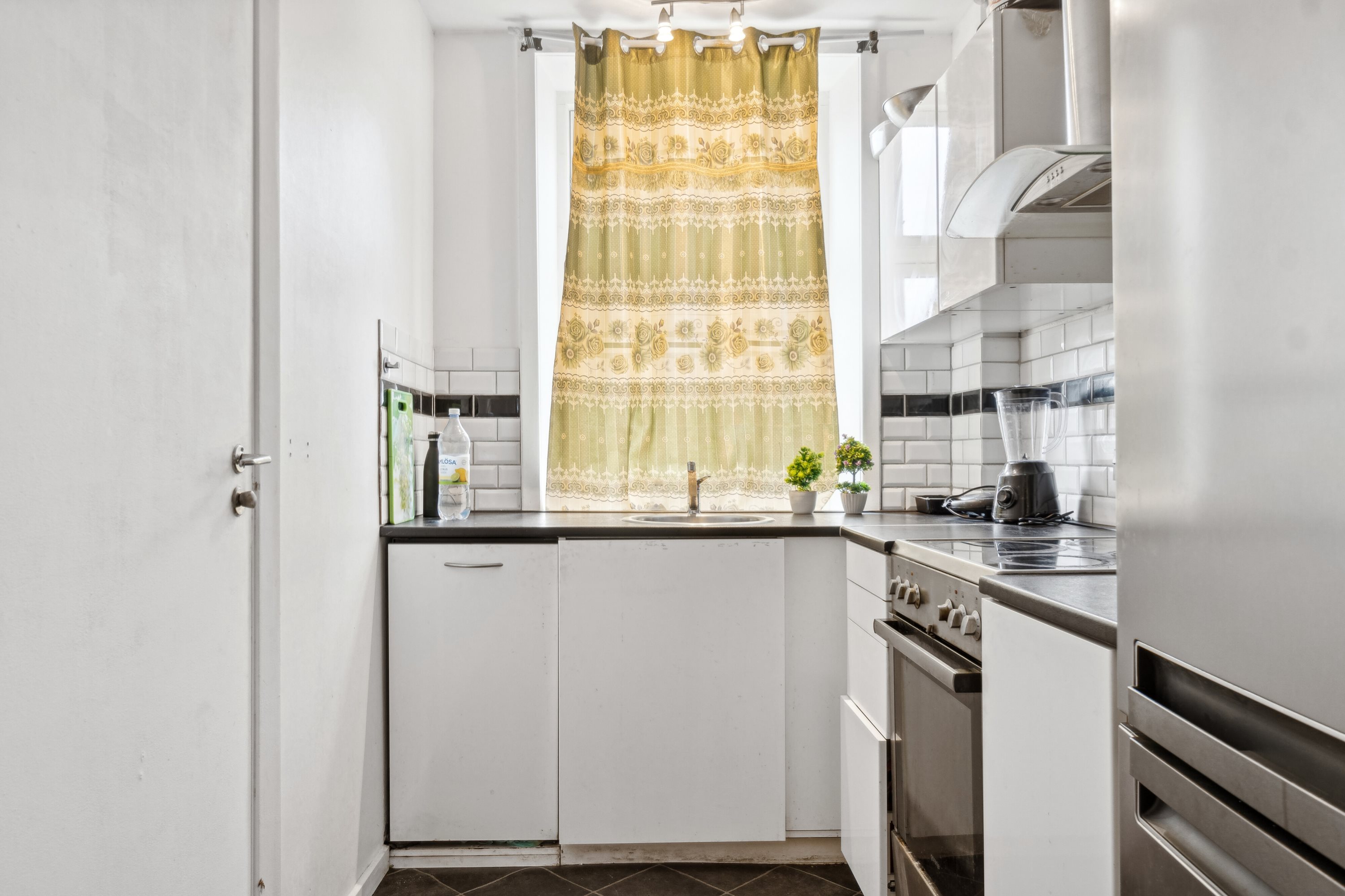 Fremhævet køkken billede i fuldskærmstilstand. Billede af Sdr.Stationsvej 22, st.. th., 4200 Slagelse