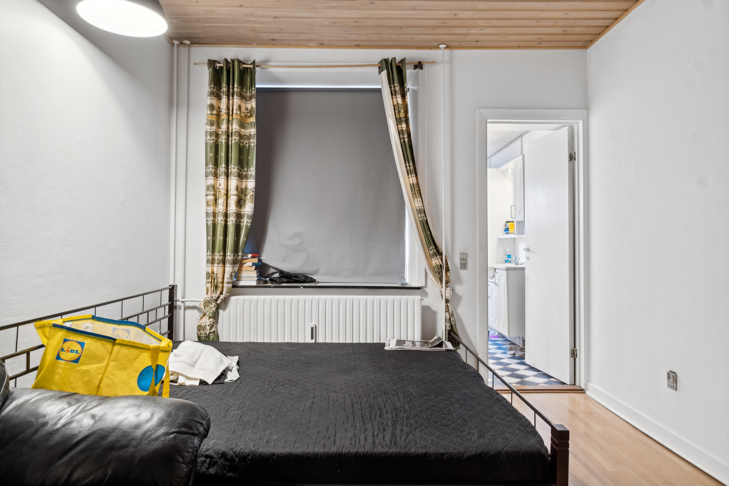 Fremhævet soveværelse billede i fuldskærmstilstand. Billede af Sdr.Stationsvej 22, st.. th., 4200 Slagelse