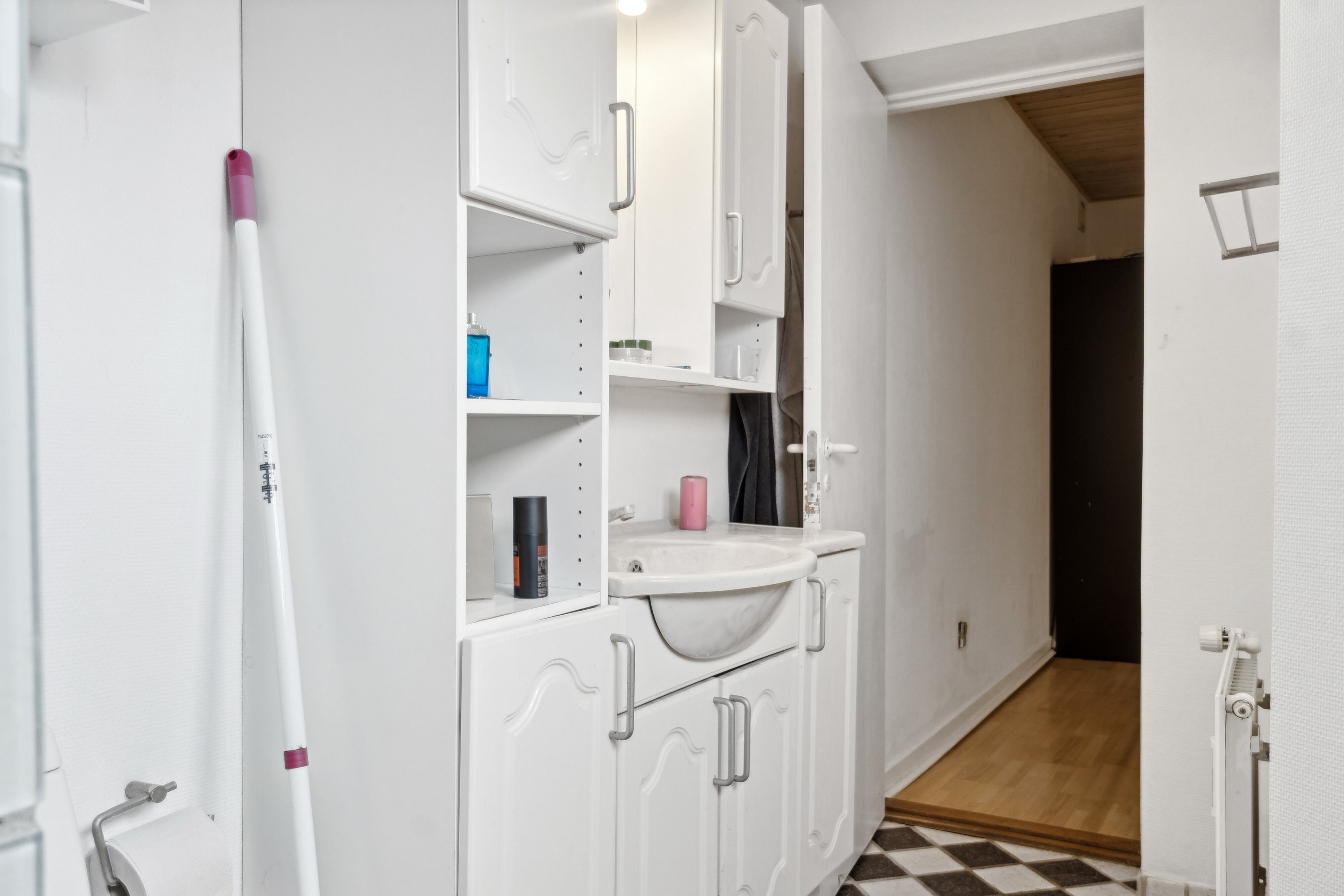 Fremhævet badeværelse billede i fuldskærmstilstand. Billede af Sdr.Stationsvej 22, st.. th., 4200 Slagelse