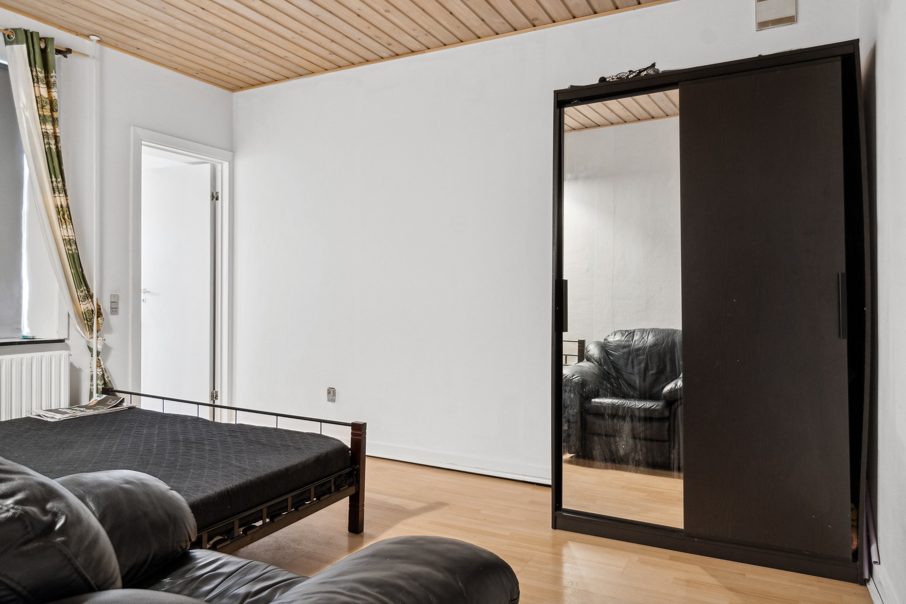 Fremhævet soveværelse billede i fuldskærmstilstand. Billede af Sdr.Stationsvej 22, st.. th., 4200 Slagelse