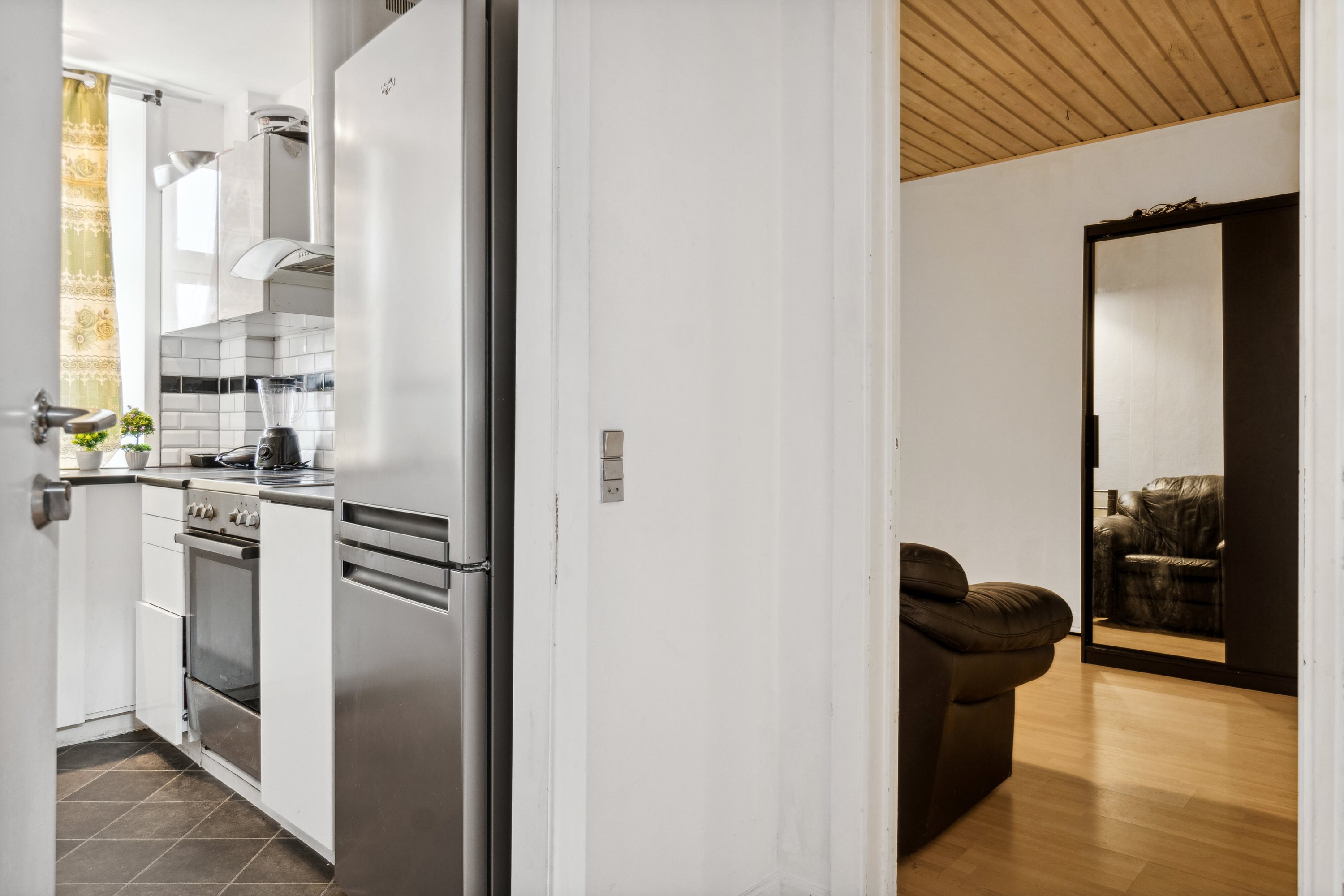 Fremhævet hall billede i fuldskærmstilstand. Billede af Sdr.Stationsvej 22, st.. th., 4200 Slagelse