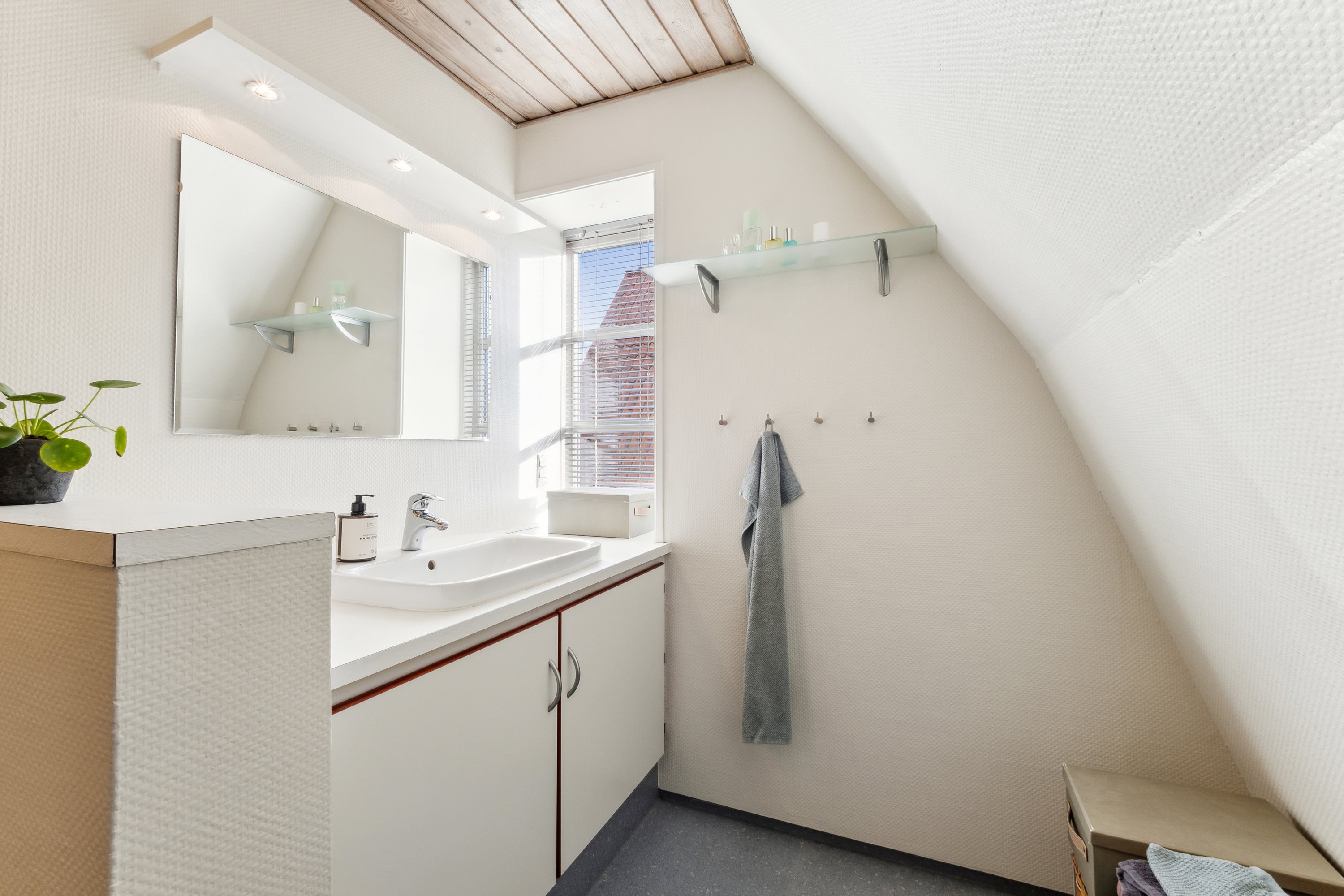 Fremhævet badeværelse billede i fuldskærmstilstand. Billede af Vestre Alle 14, 7800 Skive