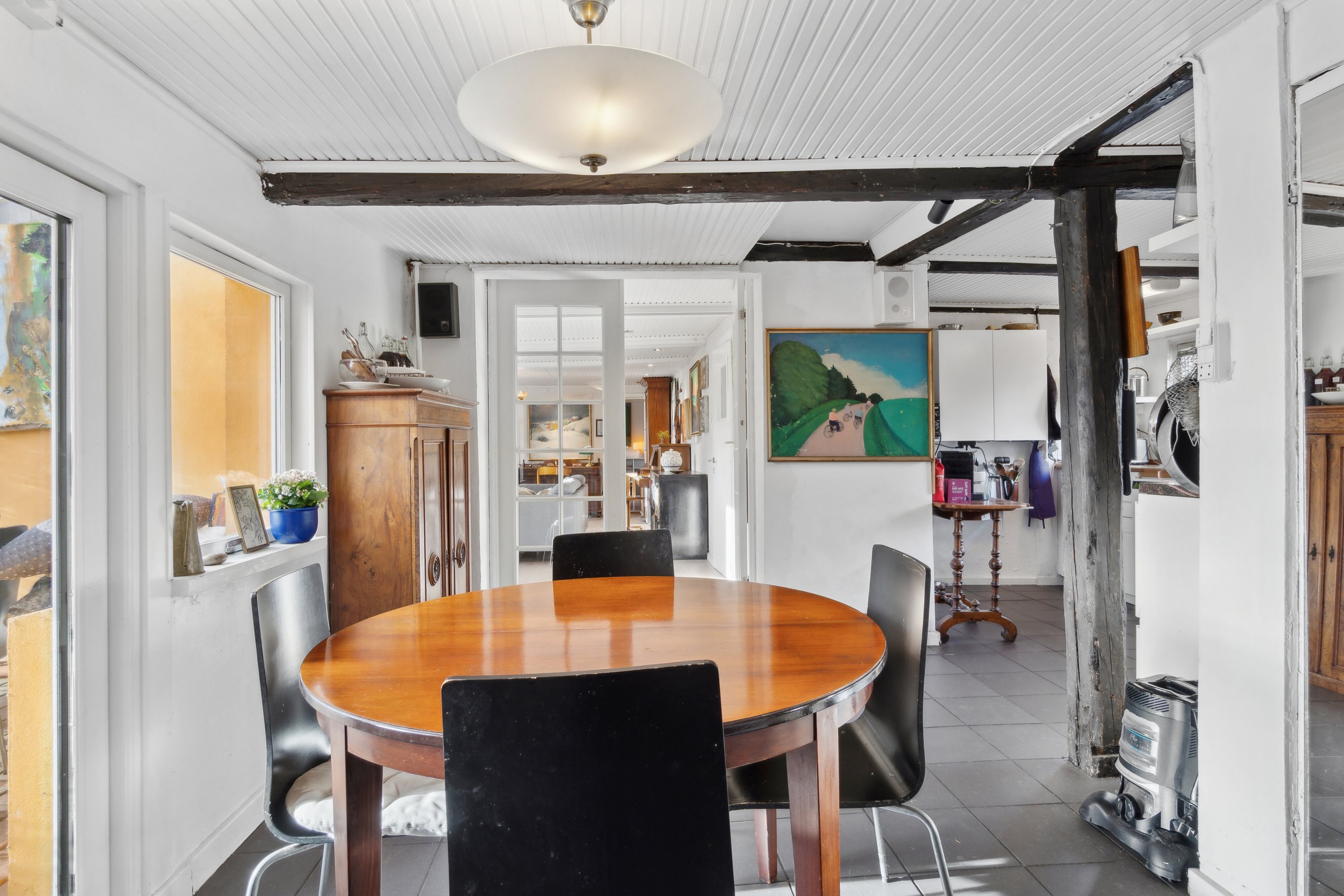 Fremhævet spiseplads billede i fuldskærmstilstand. Billede af Trønninge By 16, 4420 Regstrup