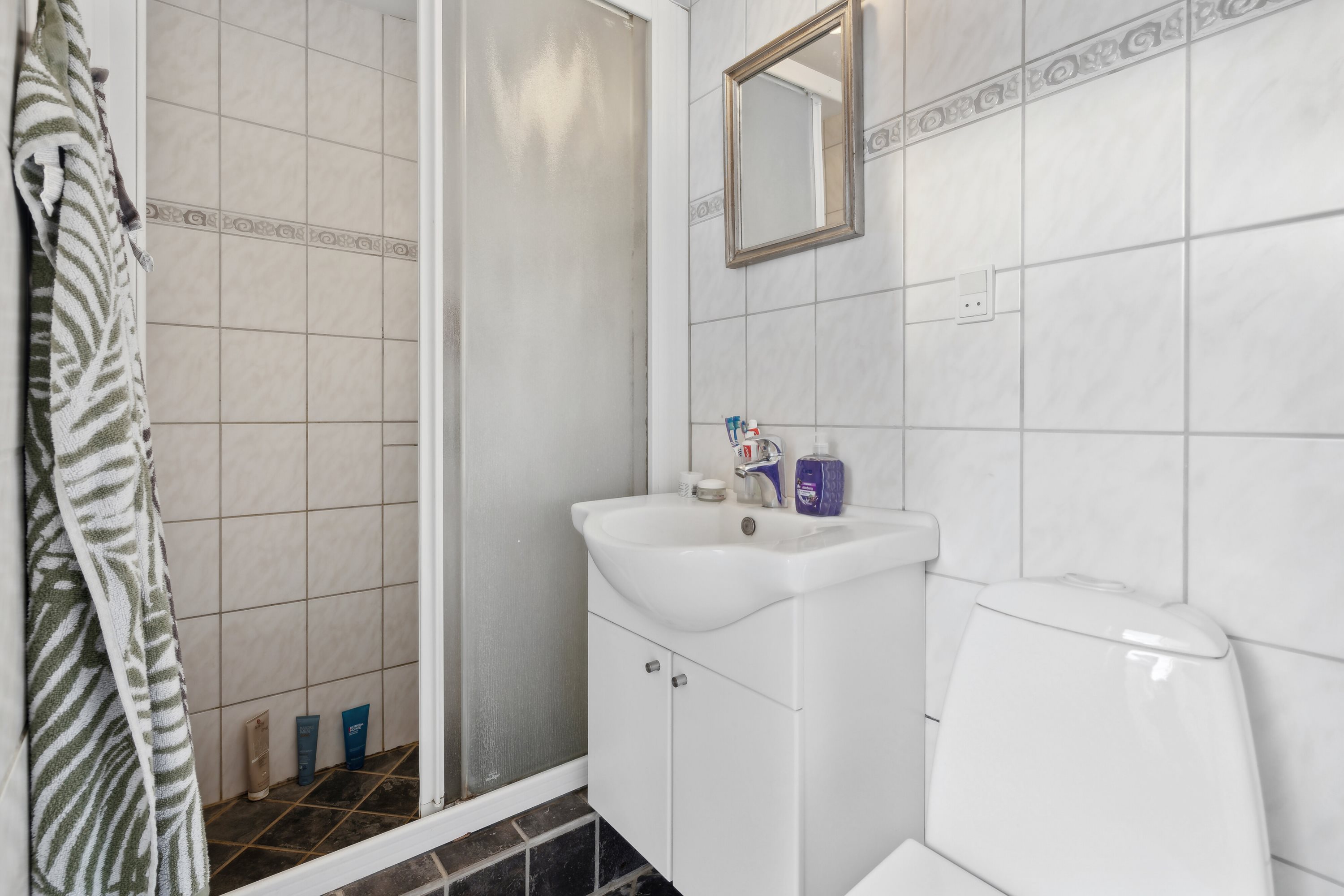 Fremhævet badeværelse billede i fuldskærmstilstand. Billede af Søndergade 13, 4690 Haslev