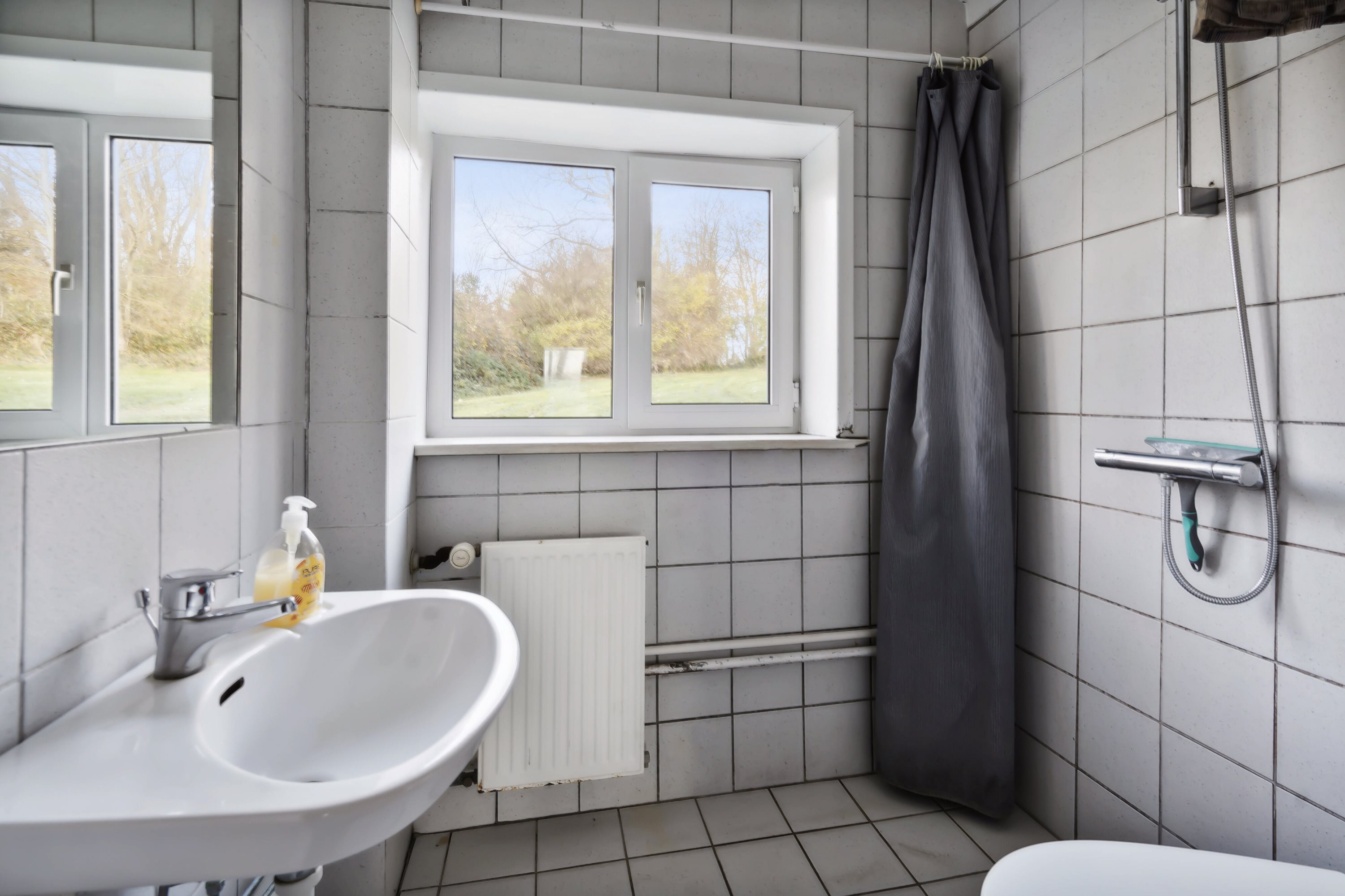 Fremhævet badeværelse billede i fuldskærmstilstand. Billede af Varnæshoved 4, Varnæs, 6200 Aabenraa