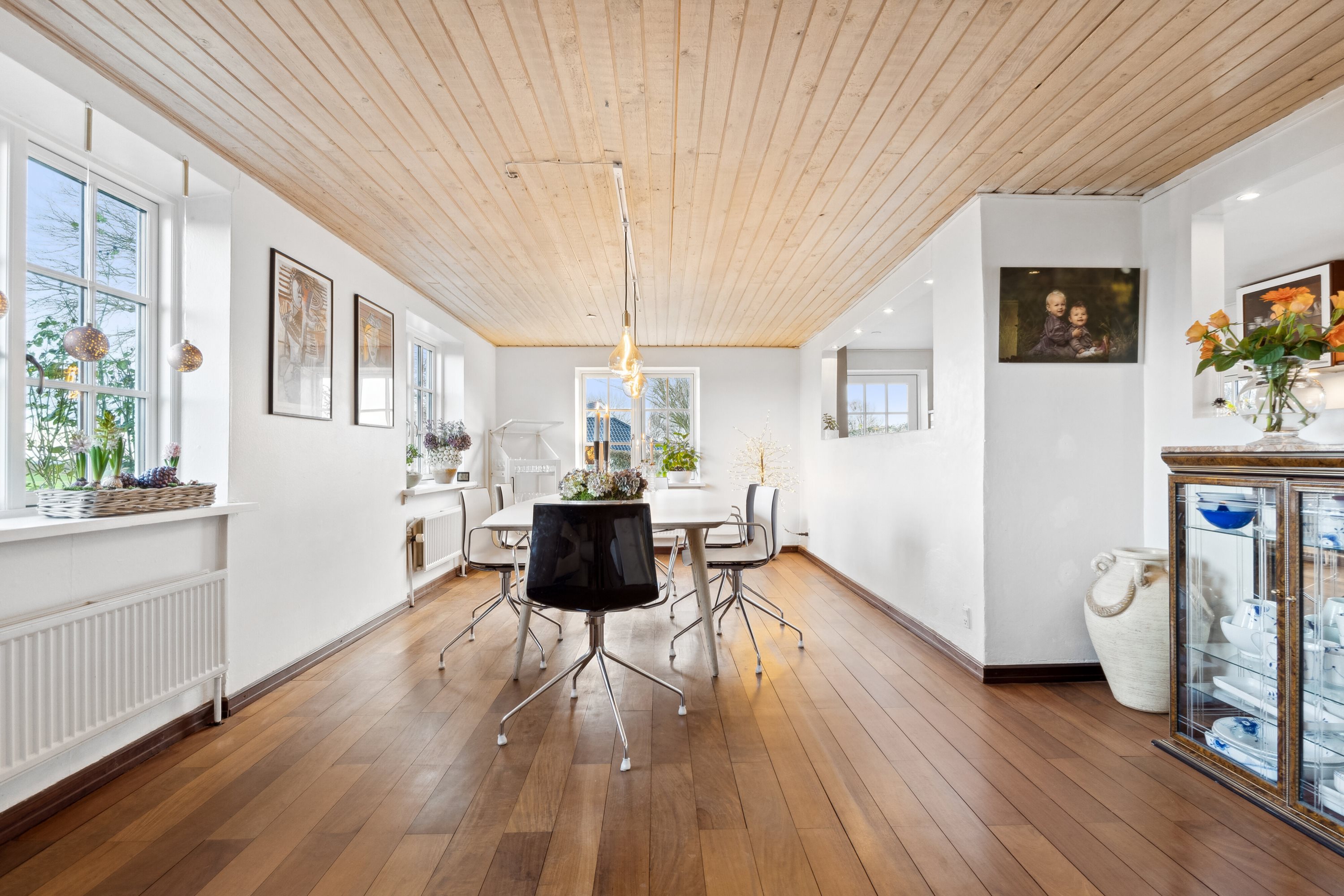 Fremhævet spiseplads billede i fuldskærmstilstand. Billede af Farrevej 31, Skjørring, 8464 Galten