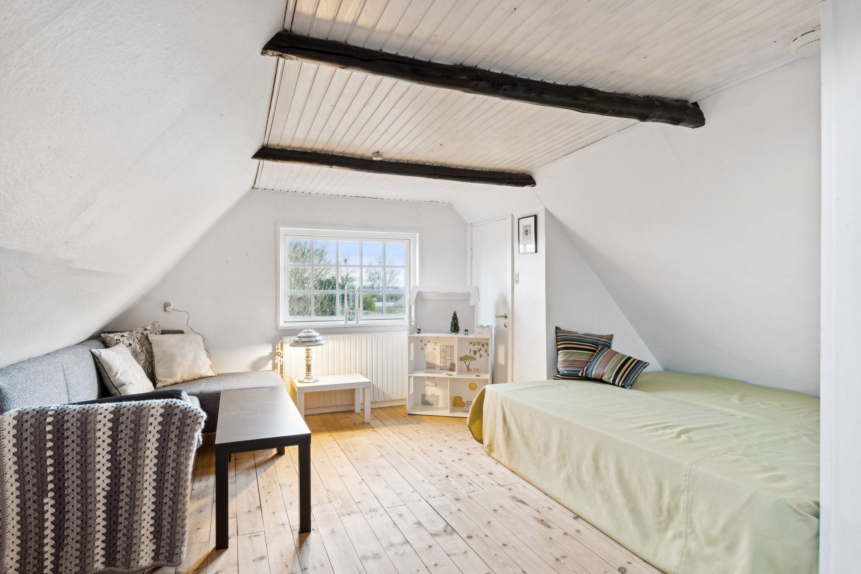 Fremhævet soveværelse billede i fuldskærmstilstand. Billede af Farrevej 31, Skjørring, 8464 Galten