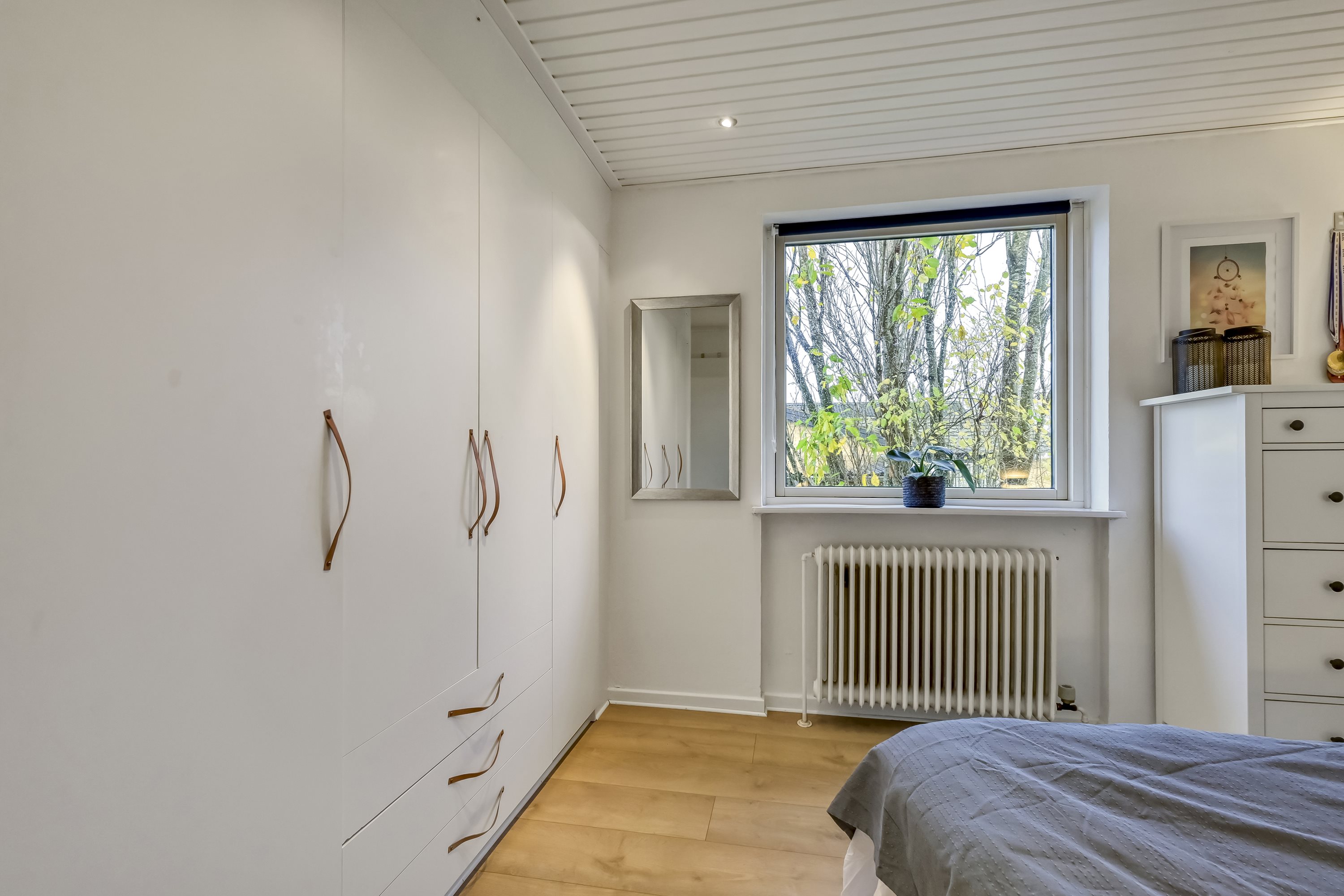 Fremhævet soveværelse billede i fuldskærmstilstand. Billede af Bjødstrupvej 25, Hammerum, 7400 Herning