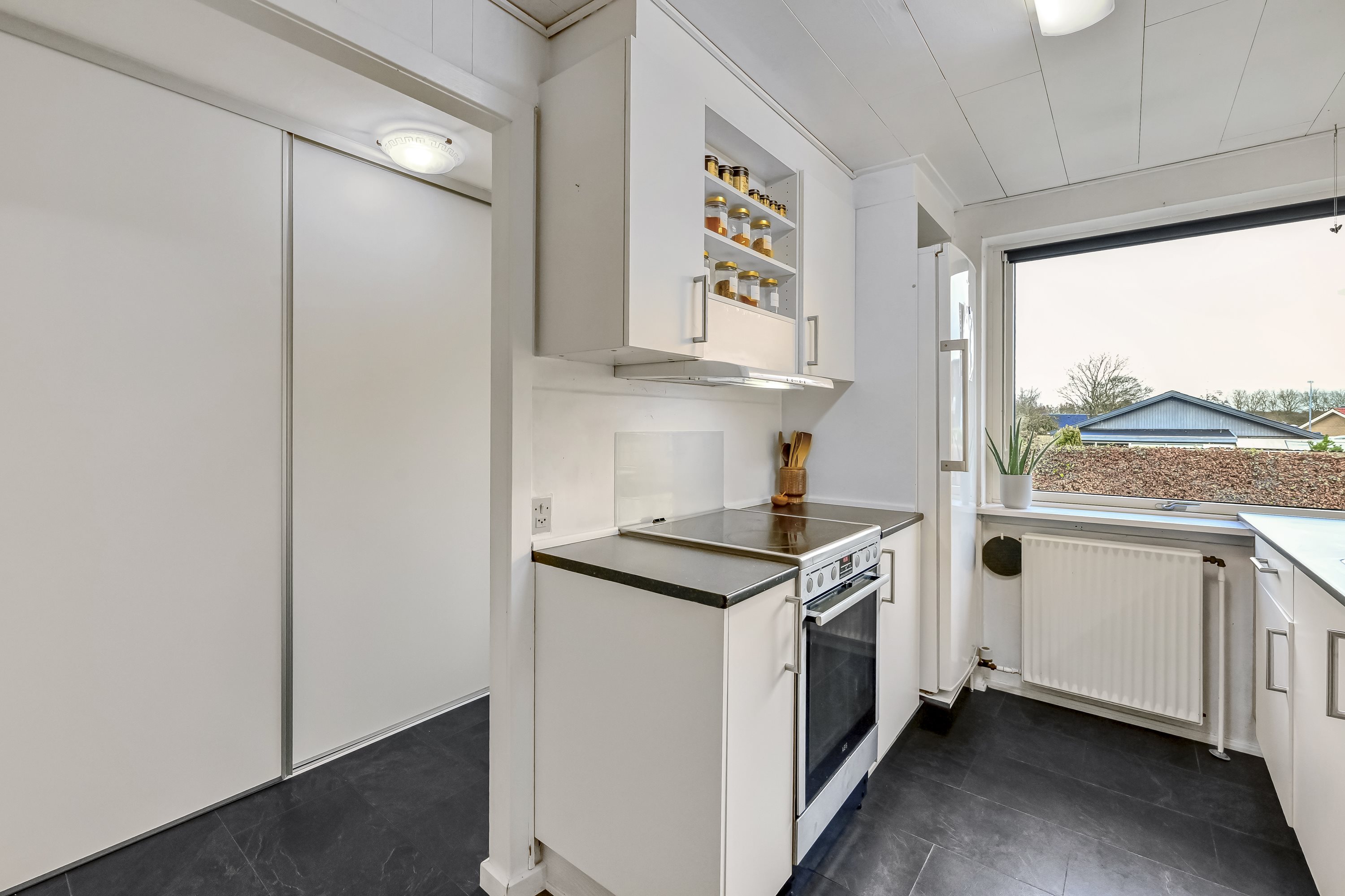 Fremhævet køkken billede i fuldskærmstilstand. Billede af Bjødstrupvej 25, Hammerum, 7400 Herning