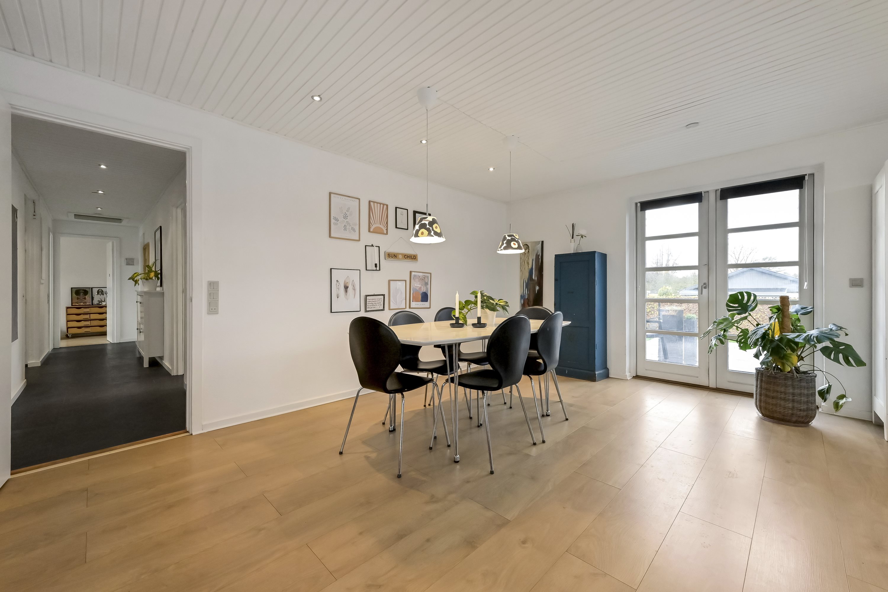 Fremhævet stue billede i fuldskærmstilstand. Billede af Bjødstrupvej 25, Hammerum, 7400 Herning