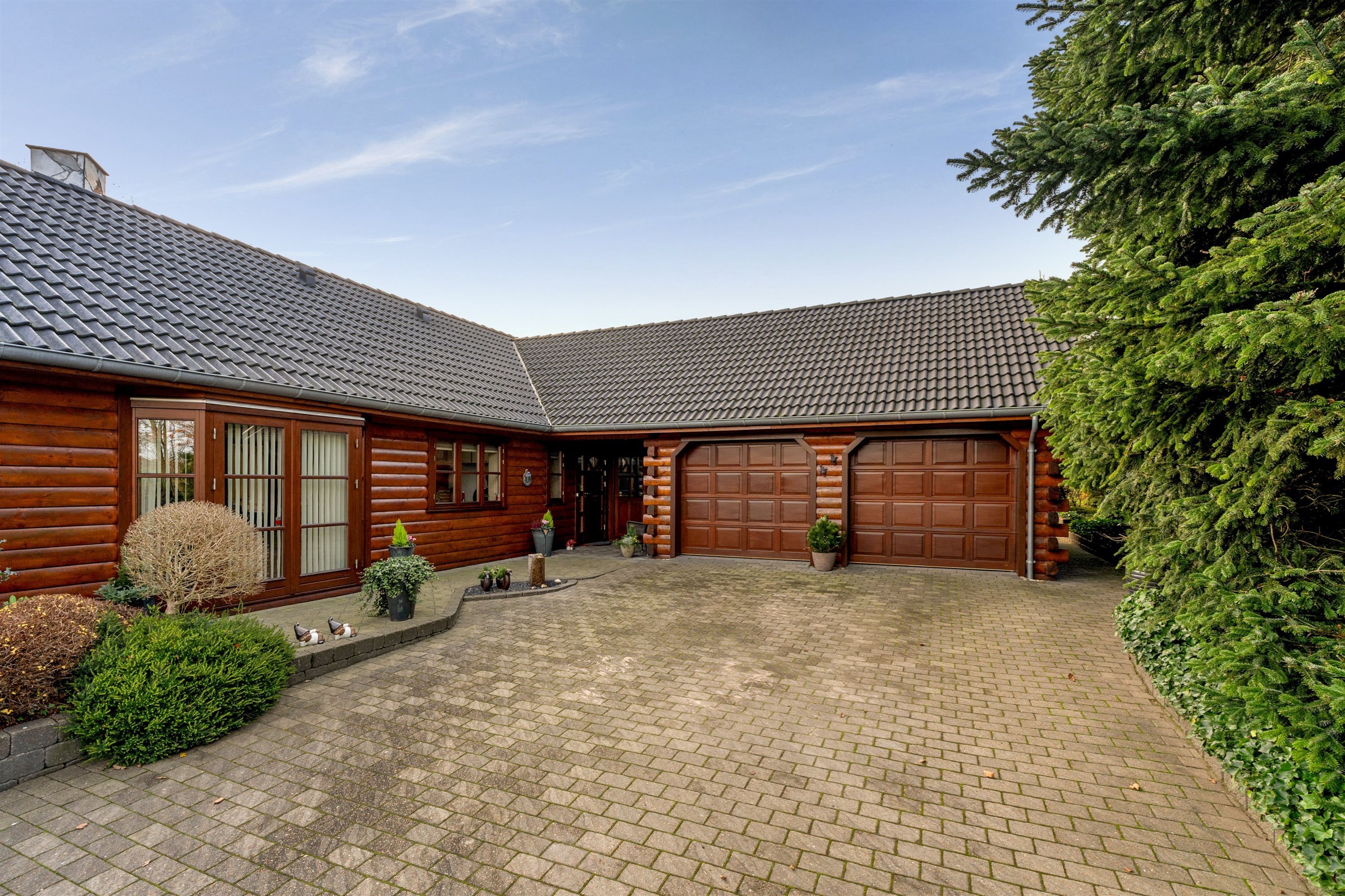 Fremhævet ejendommen billede i fuldskærmstilstand. Billede af Vesterbækvej 36, Sig, 6800 Varde