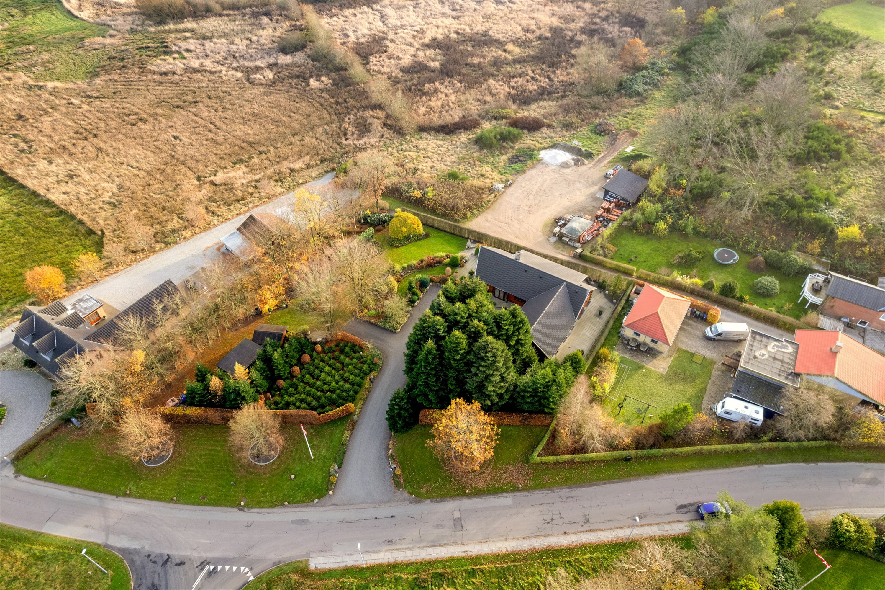 Fremhævet ejendommen billede i fuldskærmstilstand. Billede af Vesterbækvej 36, Sig, 6800 Varde