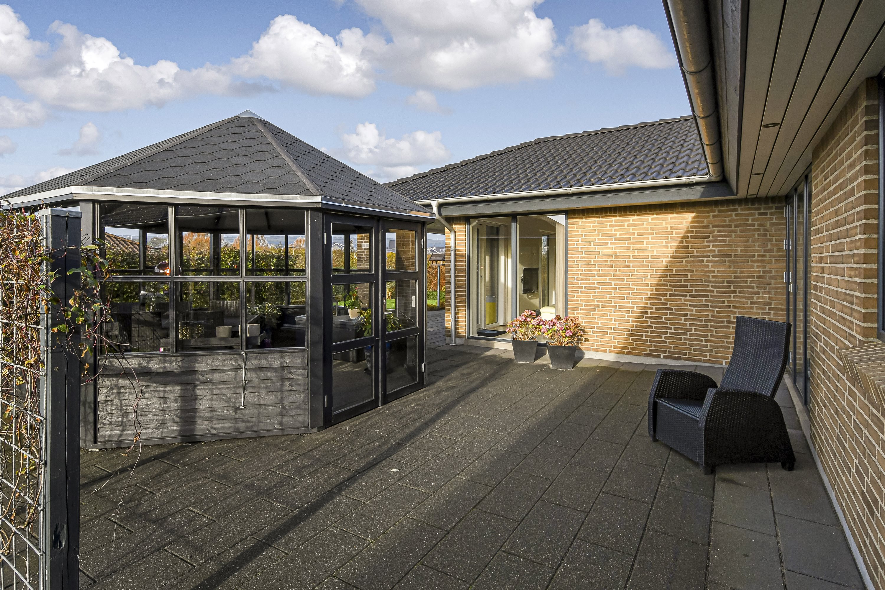 Fremhævet terrasse billede i fuldskærmstilstand. Billede af Majas Vej 5, Humlum, 7600 Struer